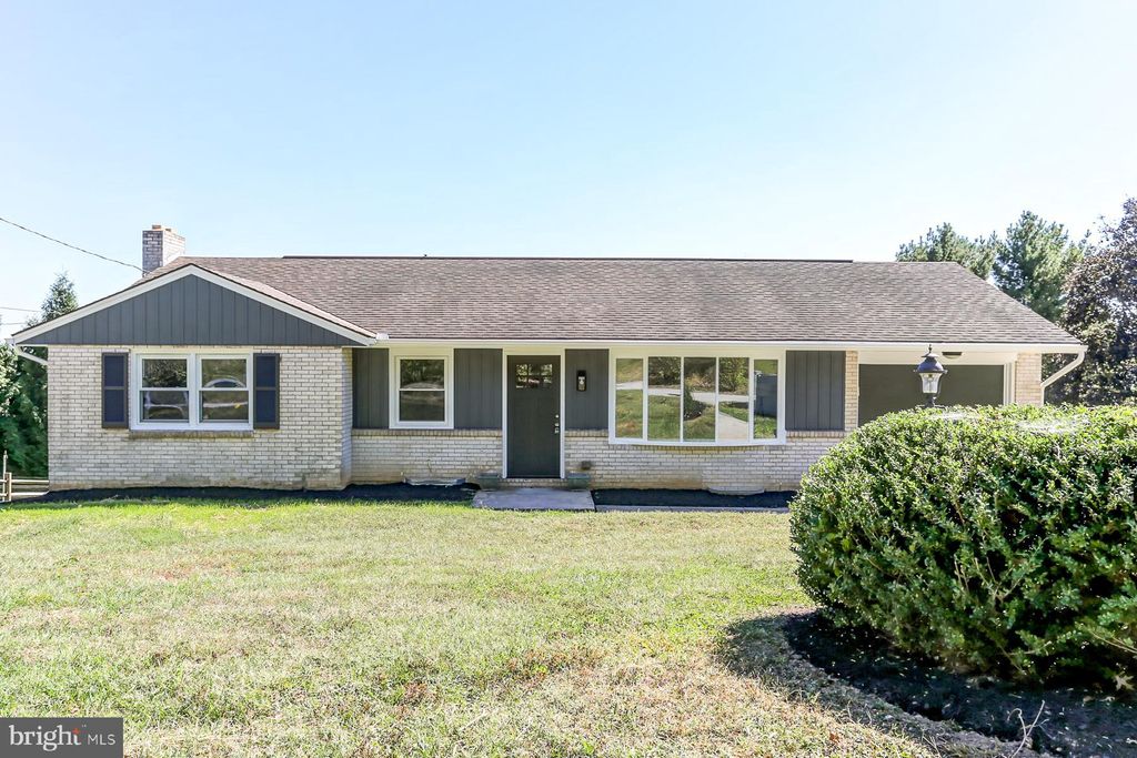 Photo of 109 Old Orchard Road, YORK, PA 17403 (MLS # PAYK2091128)