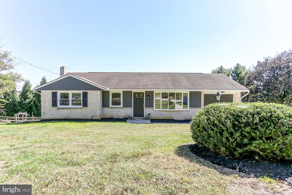 Photo of 109 Old Orchard Road, YORK, PA 17403 (MLS # PAYK2091128)