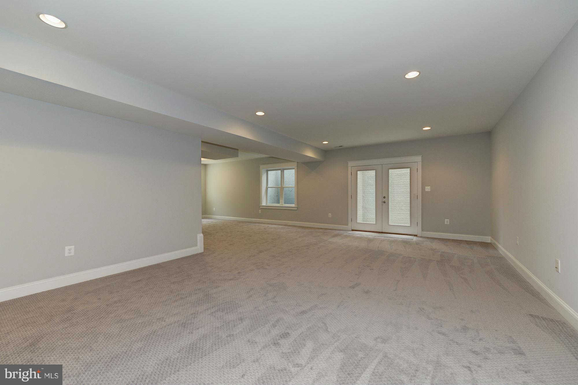 TUCKAHOE VILLAGE - Residential