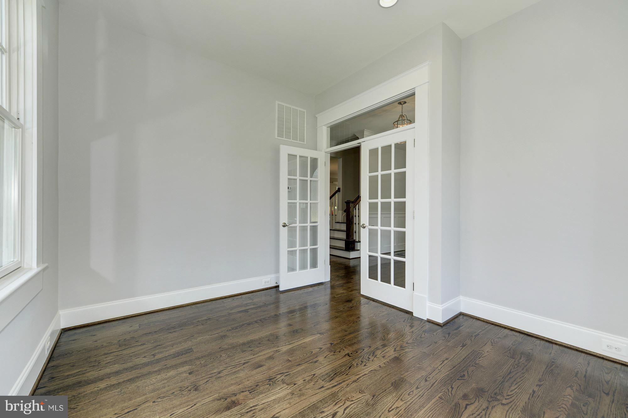 TUCKAHOE VILLAGE - Residential