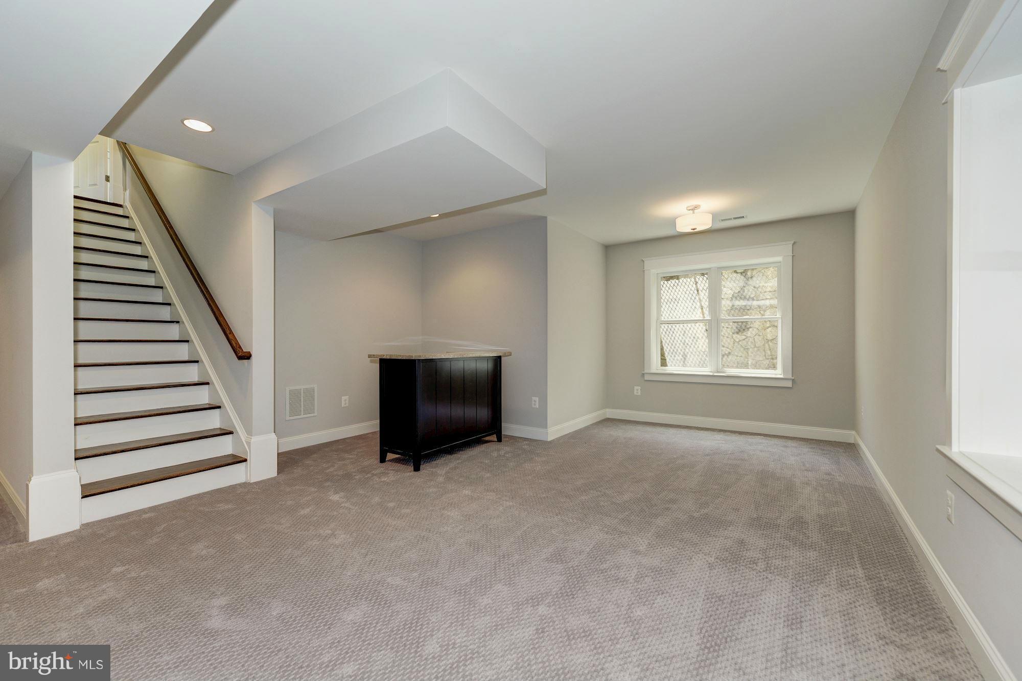 TUCKAHOE VILLAGE - Residential