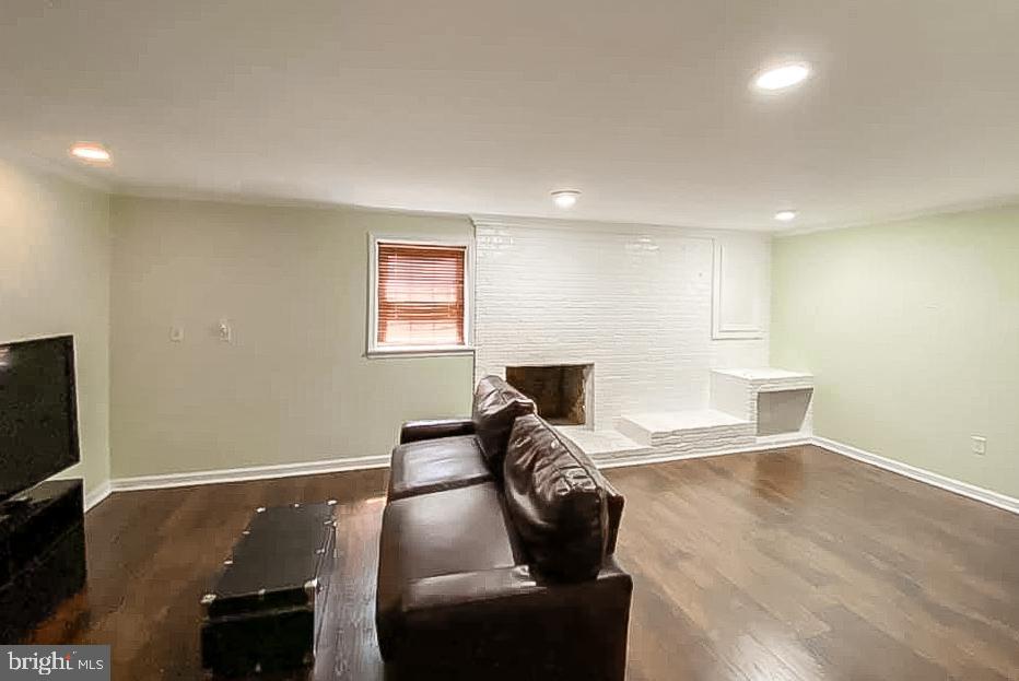 NEWINGTON STATION - Residential Lease