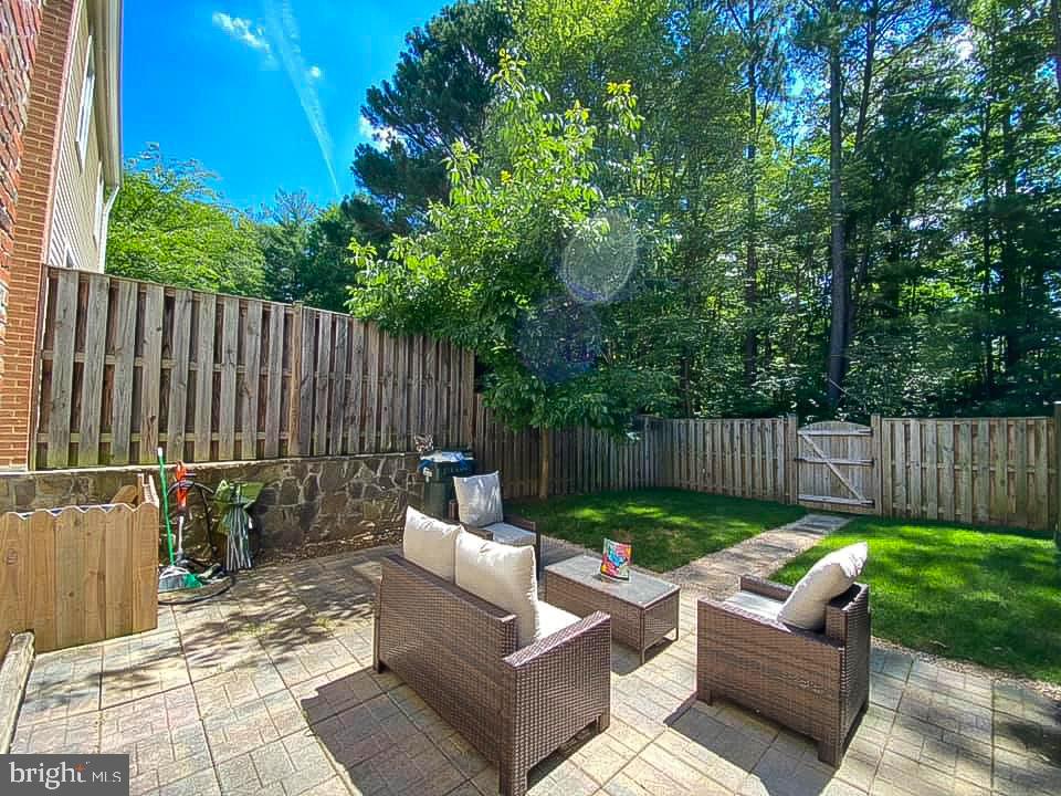 NEWINGTON STATION - Residential Lease