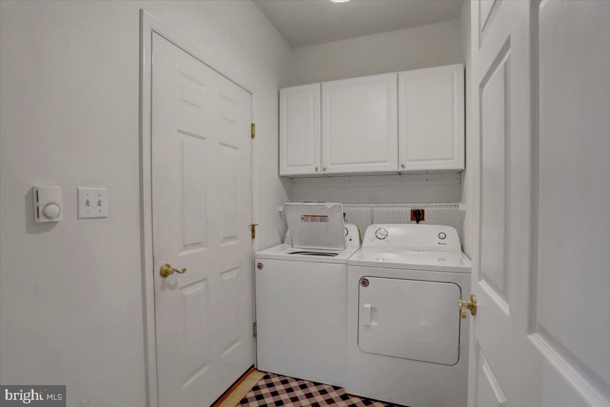 SUMMERLAND MANOR - Residential