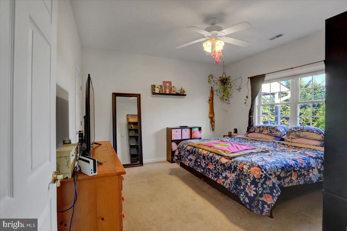 SUMMERLAND MANOR - Residential