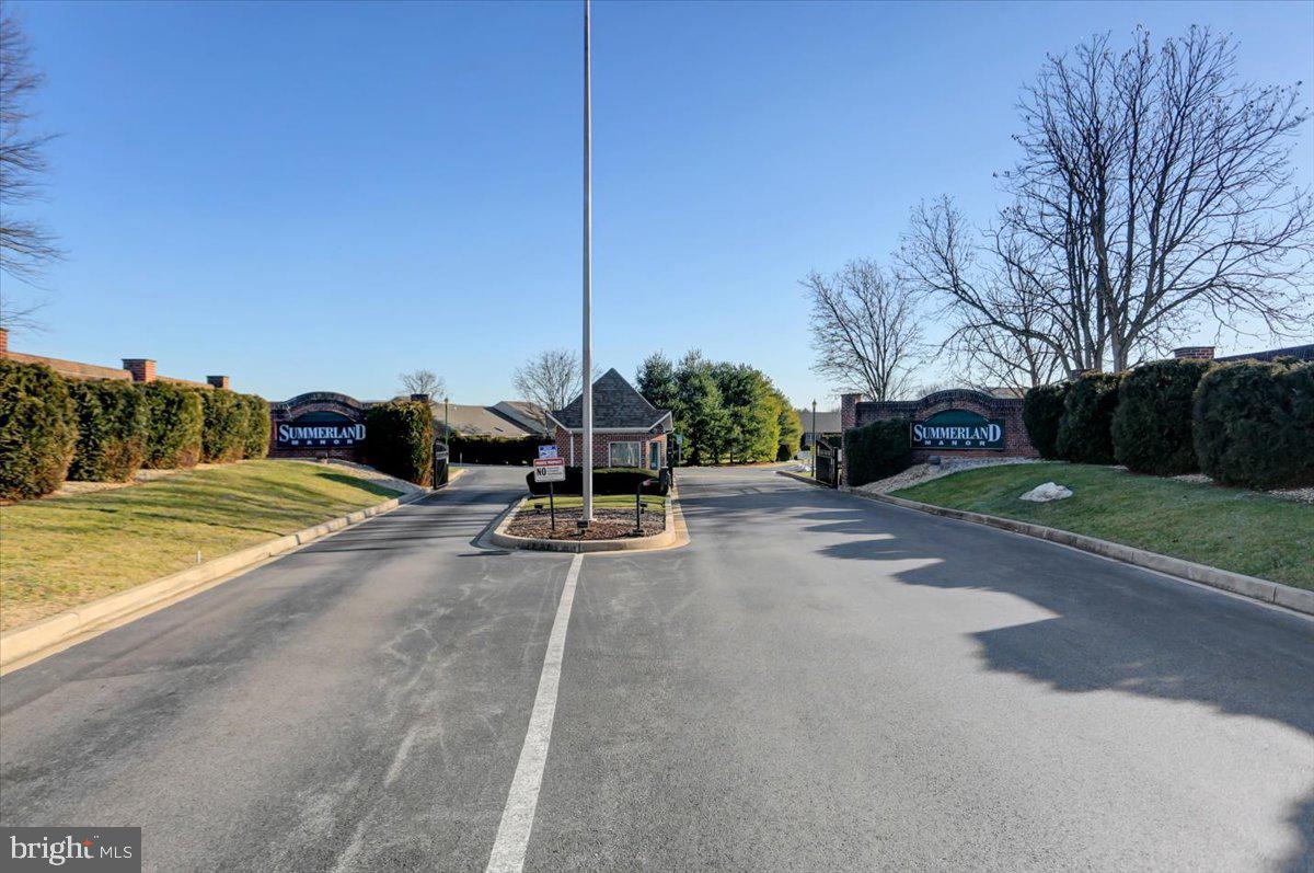 SUMMERLAND MANOR - Residential