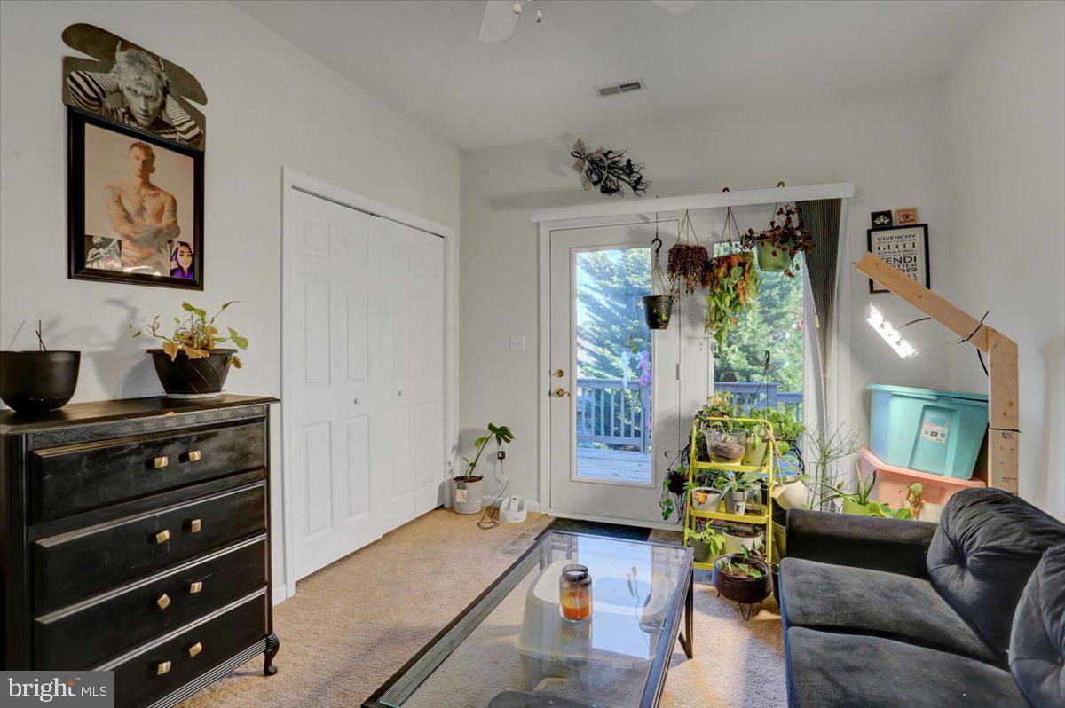 SUMMERLAND MANOR - Residential