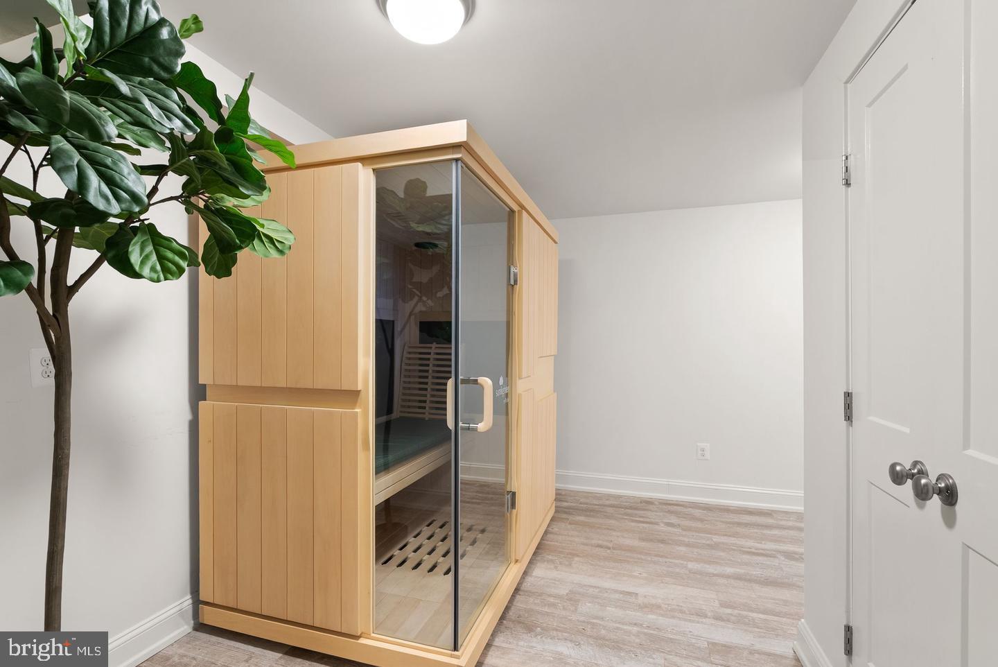 BERKSHIRE OAKWOOD - Residential