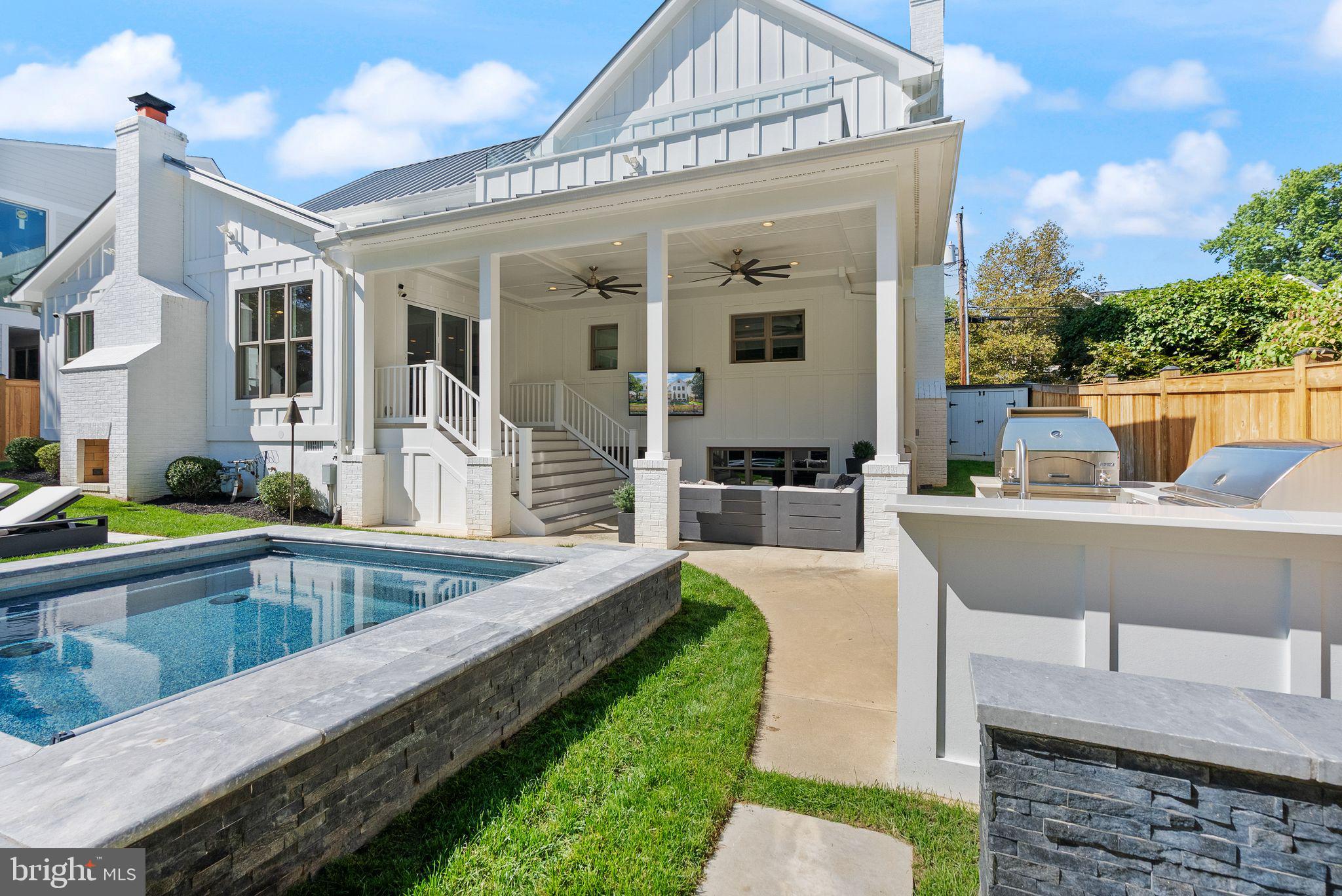 BERKSHIRE OAKWOOD - Residential