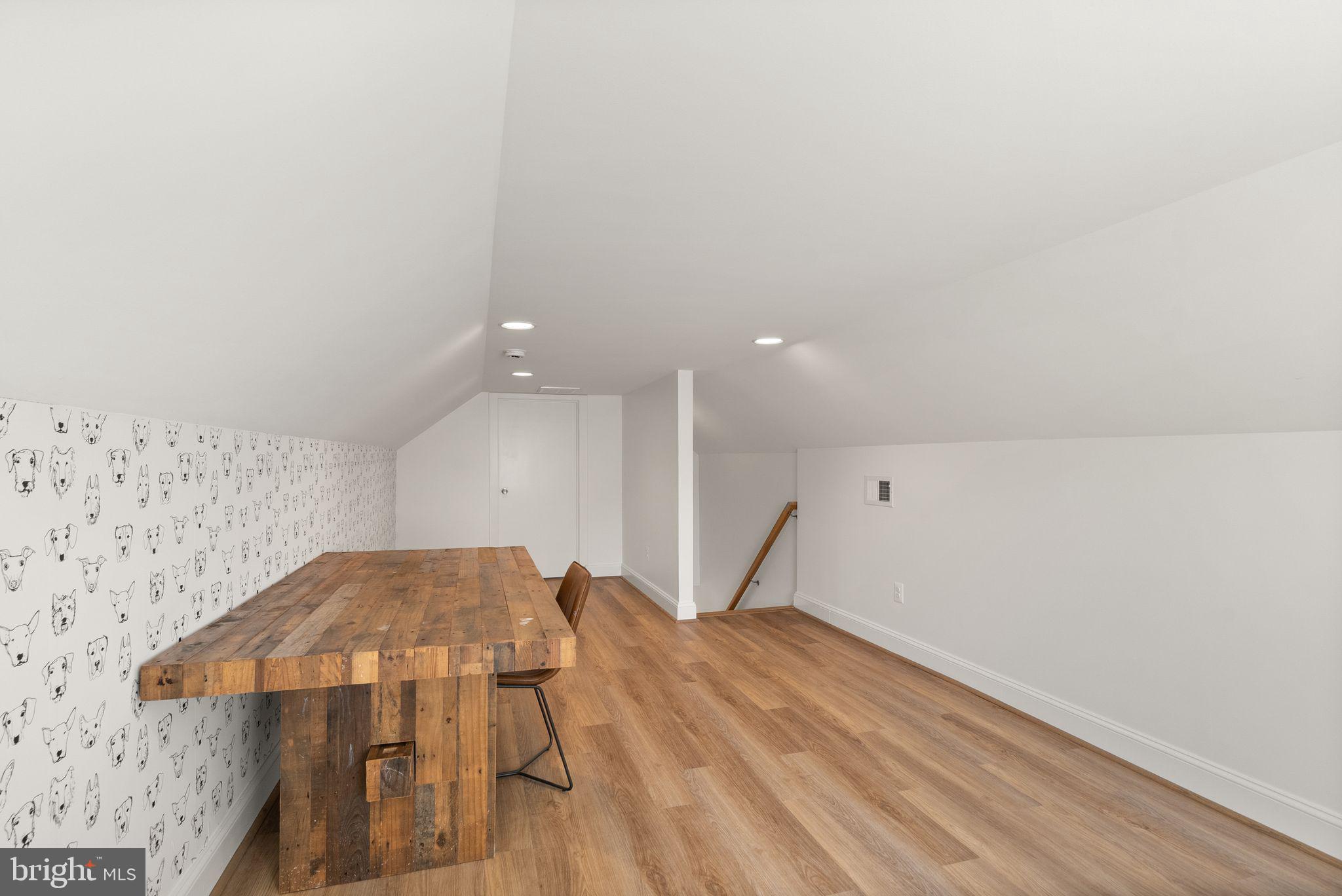 BERKSHIRE OAKWOOD - Residential