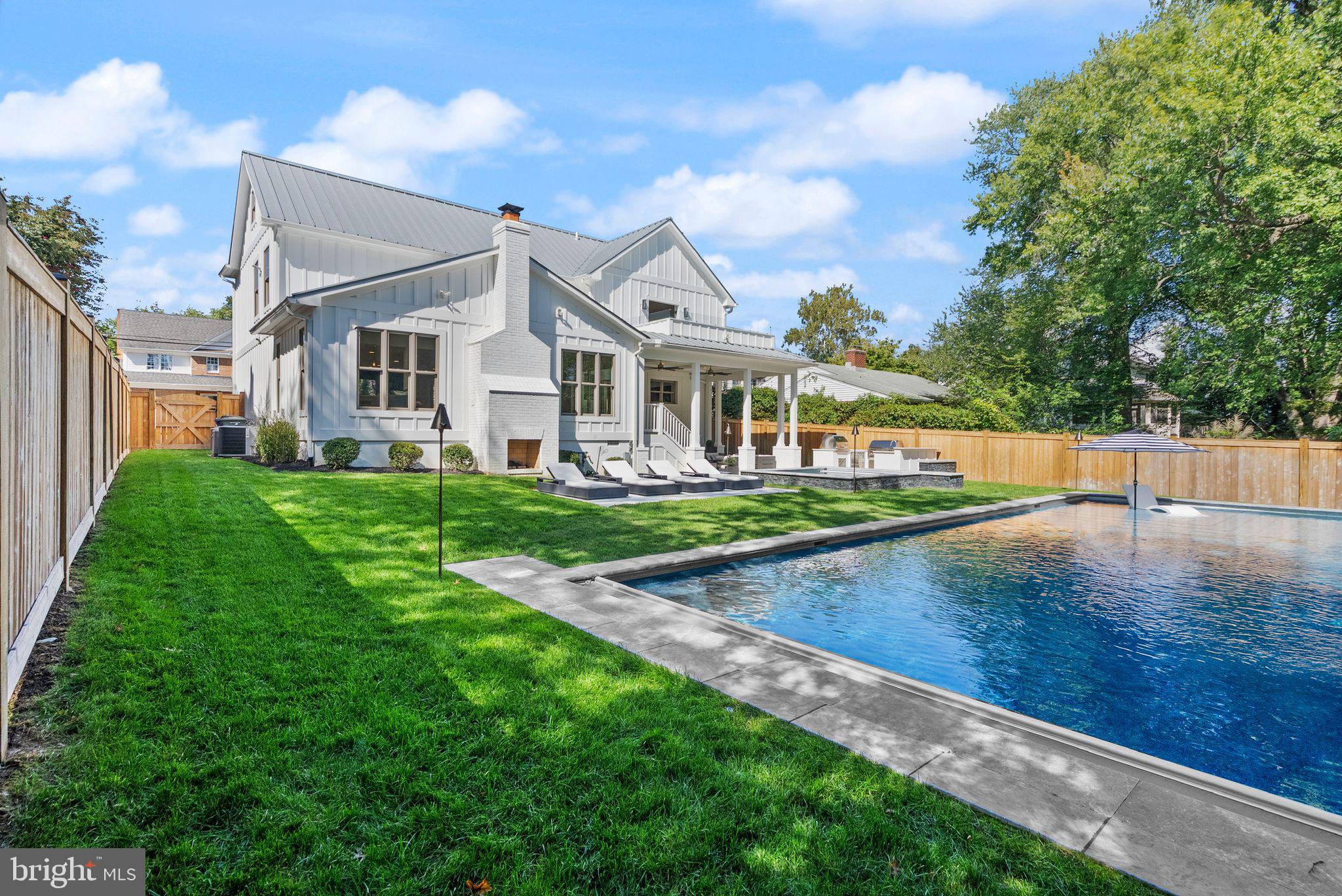 BERKSHIRE OAKWOOD - Residential