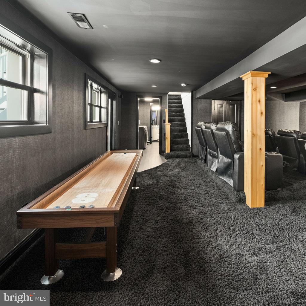 BERKSHIRE OAKWOOD - Residential