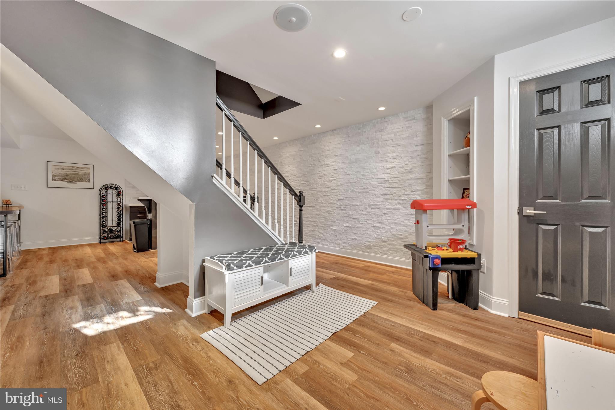 SPRING RIDGE - Residential