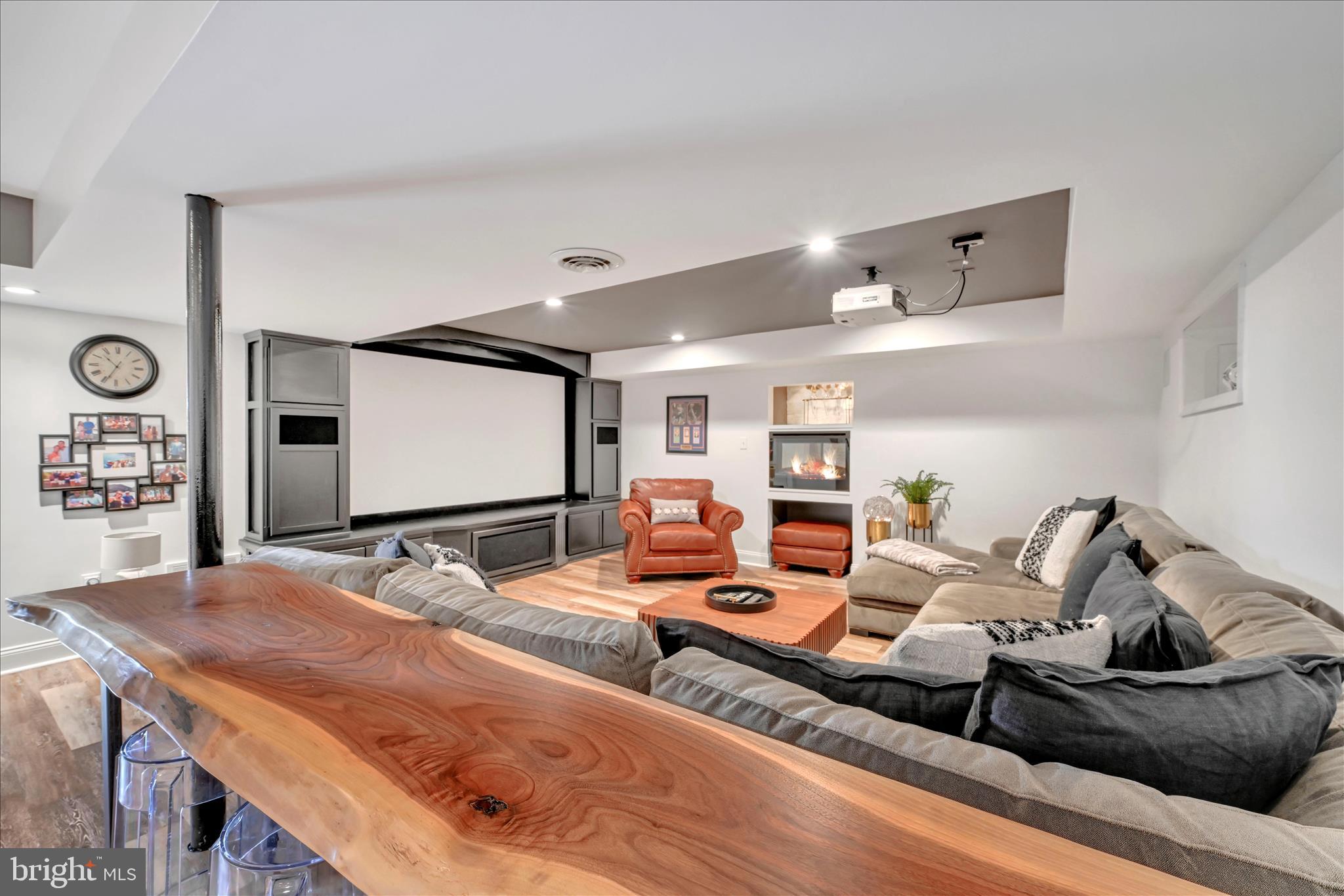 SPRING RIDGE - Residential