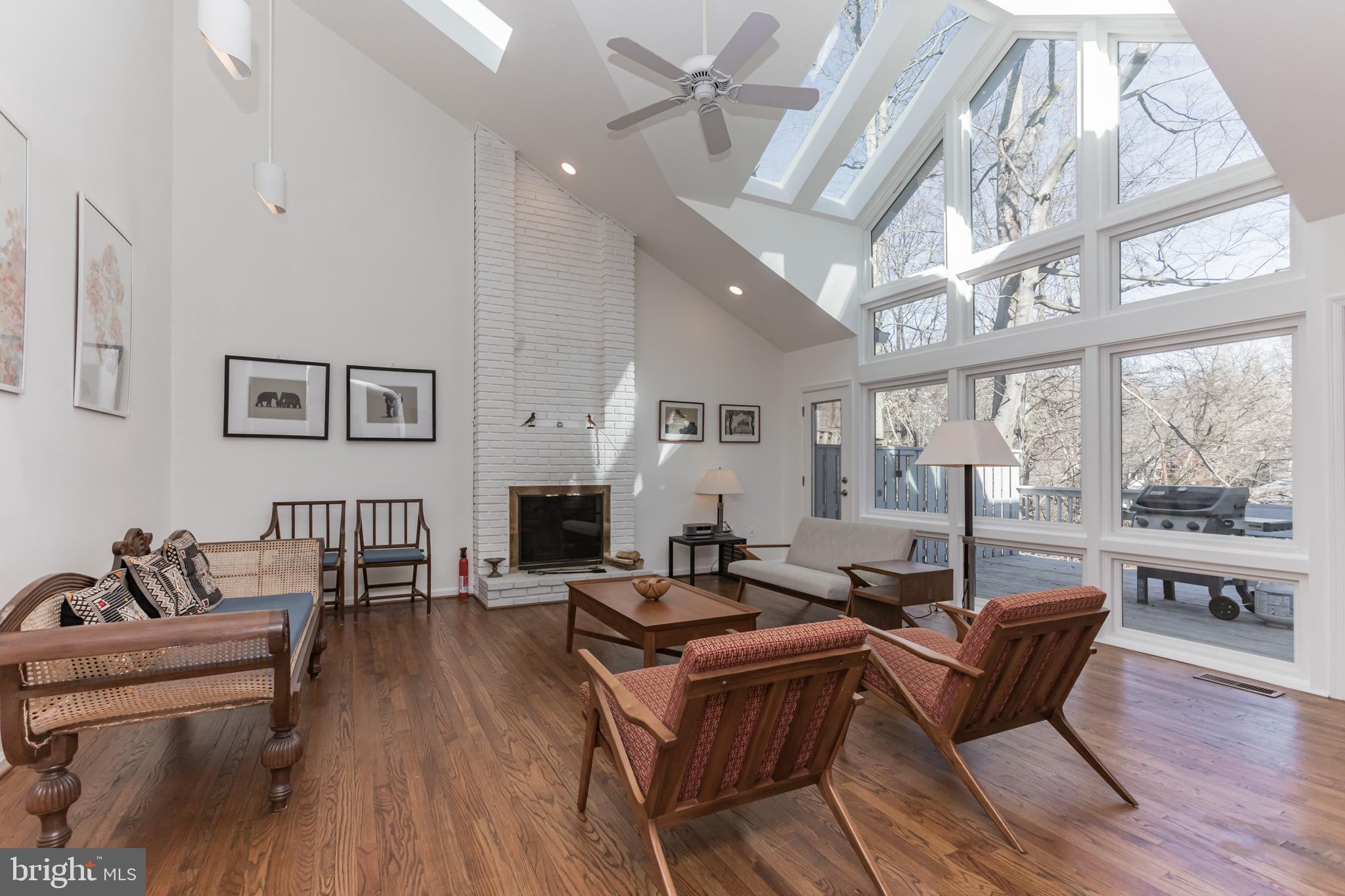 WOODACRES - Residential Lease