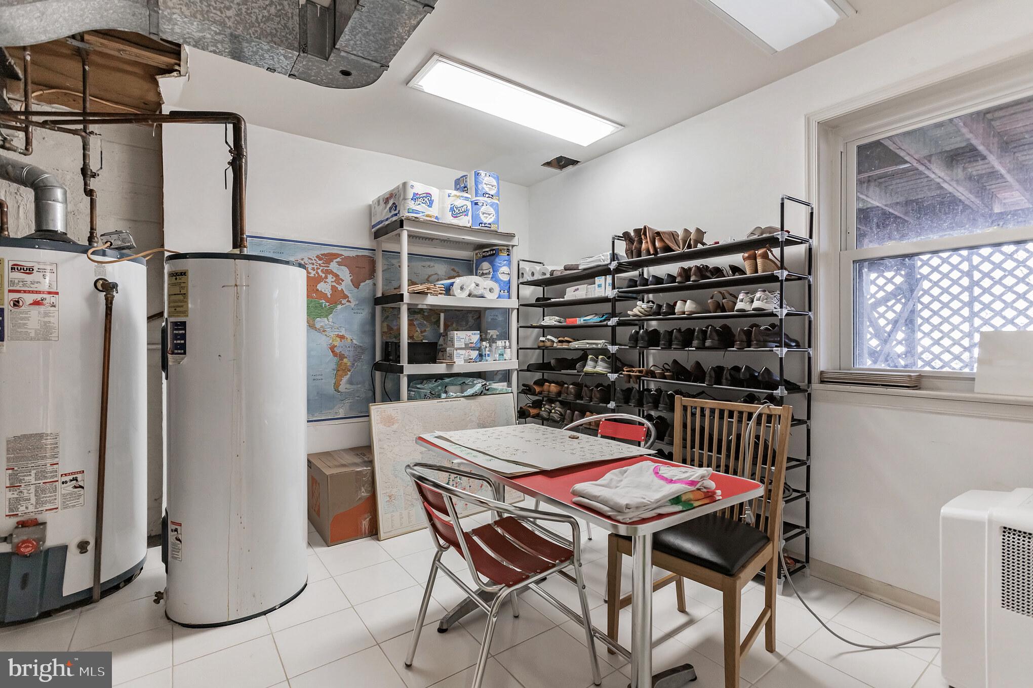 WOODACRES - Residential Lease