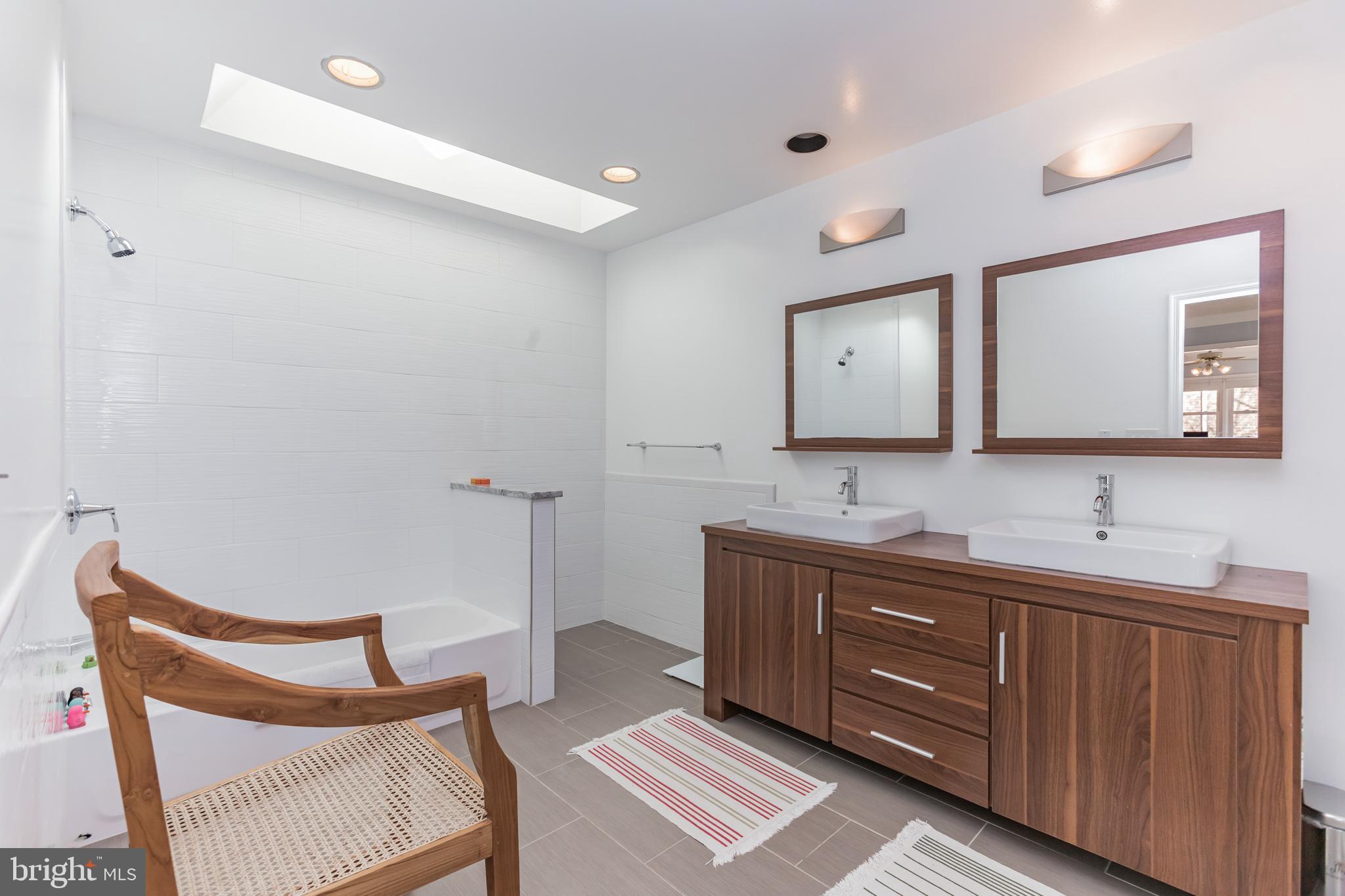 WOODACRES - Residential Lease