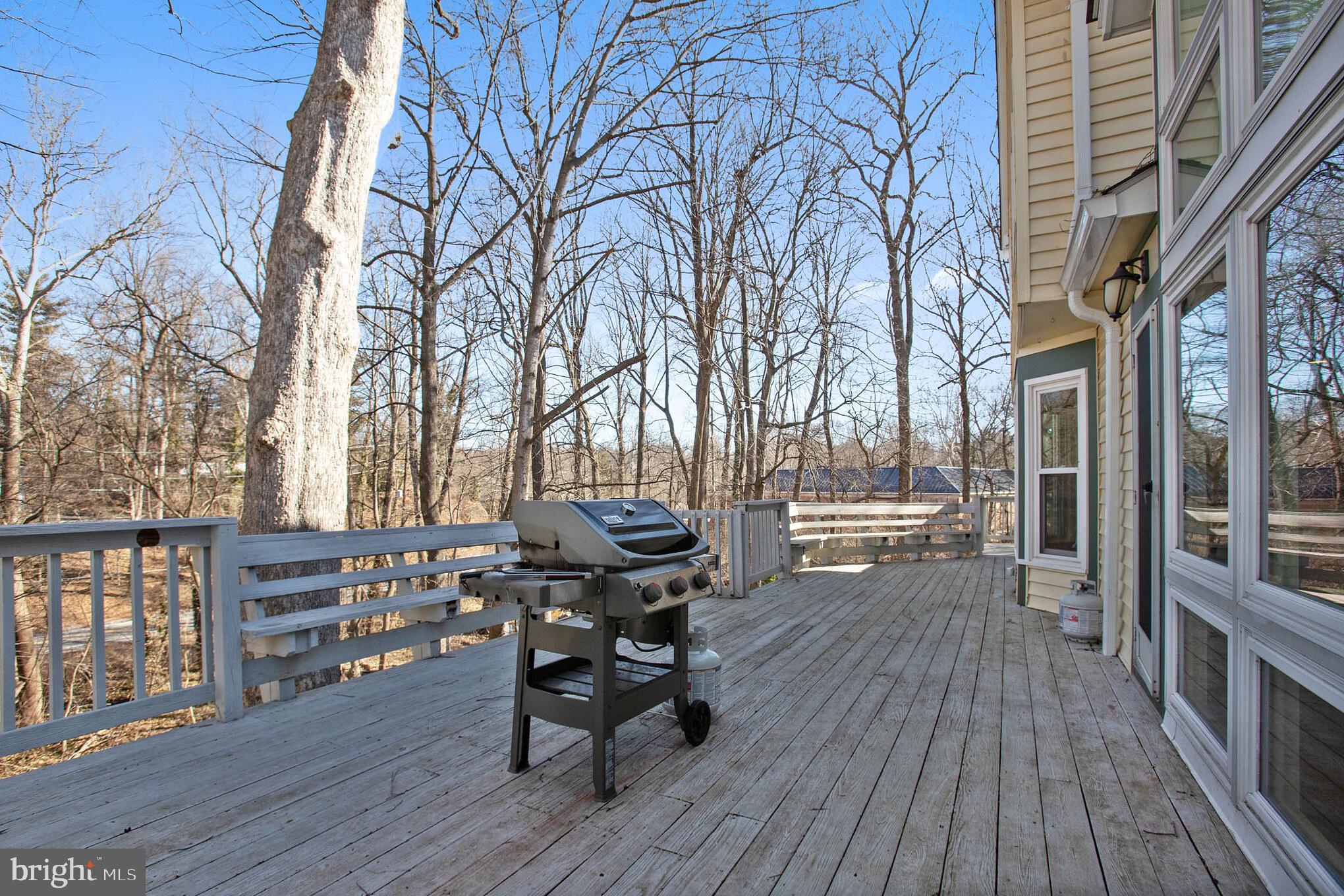 WOODACRES - Residential Lease