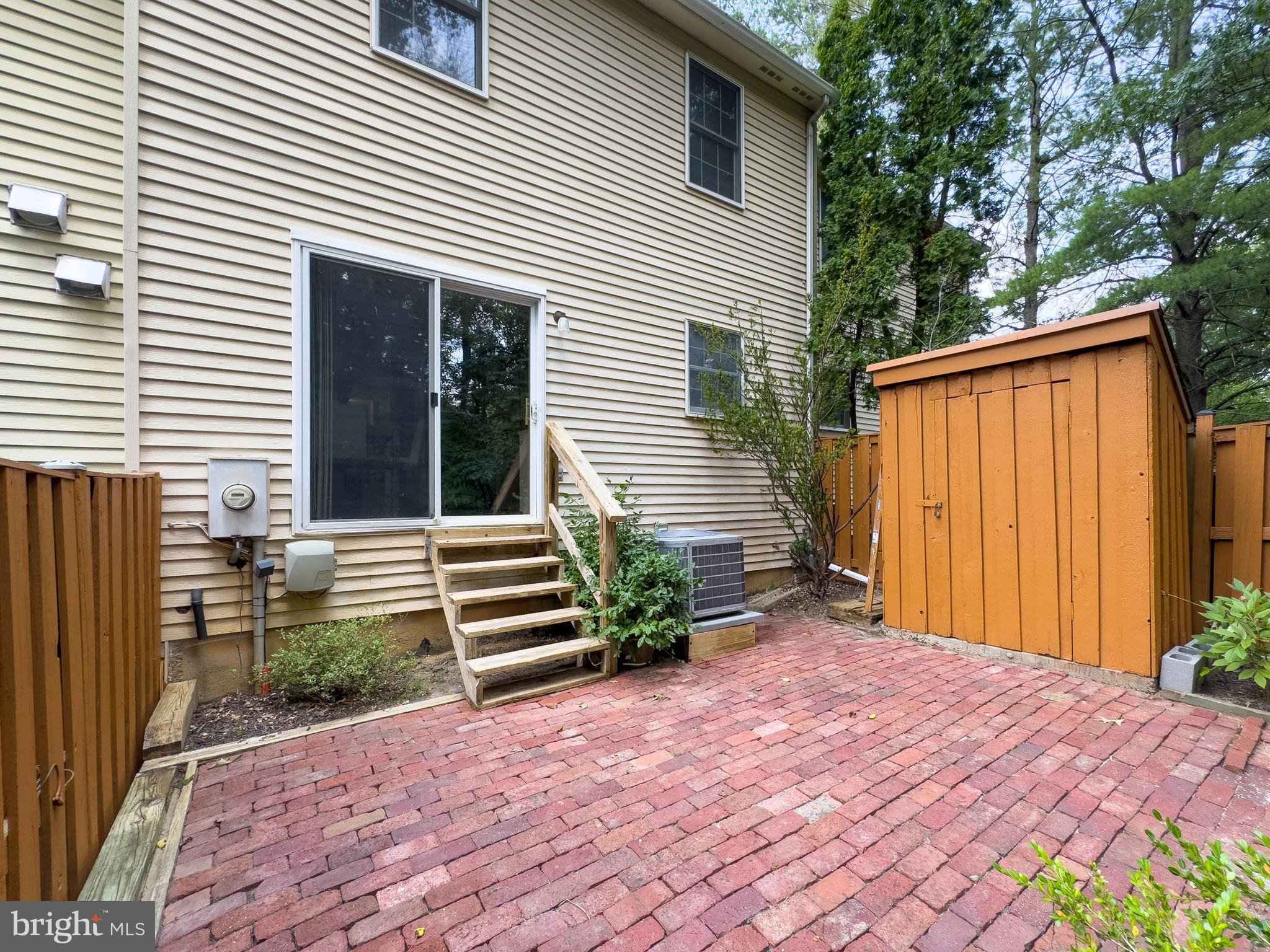 BURKE CENTRE - Residential