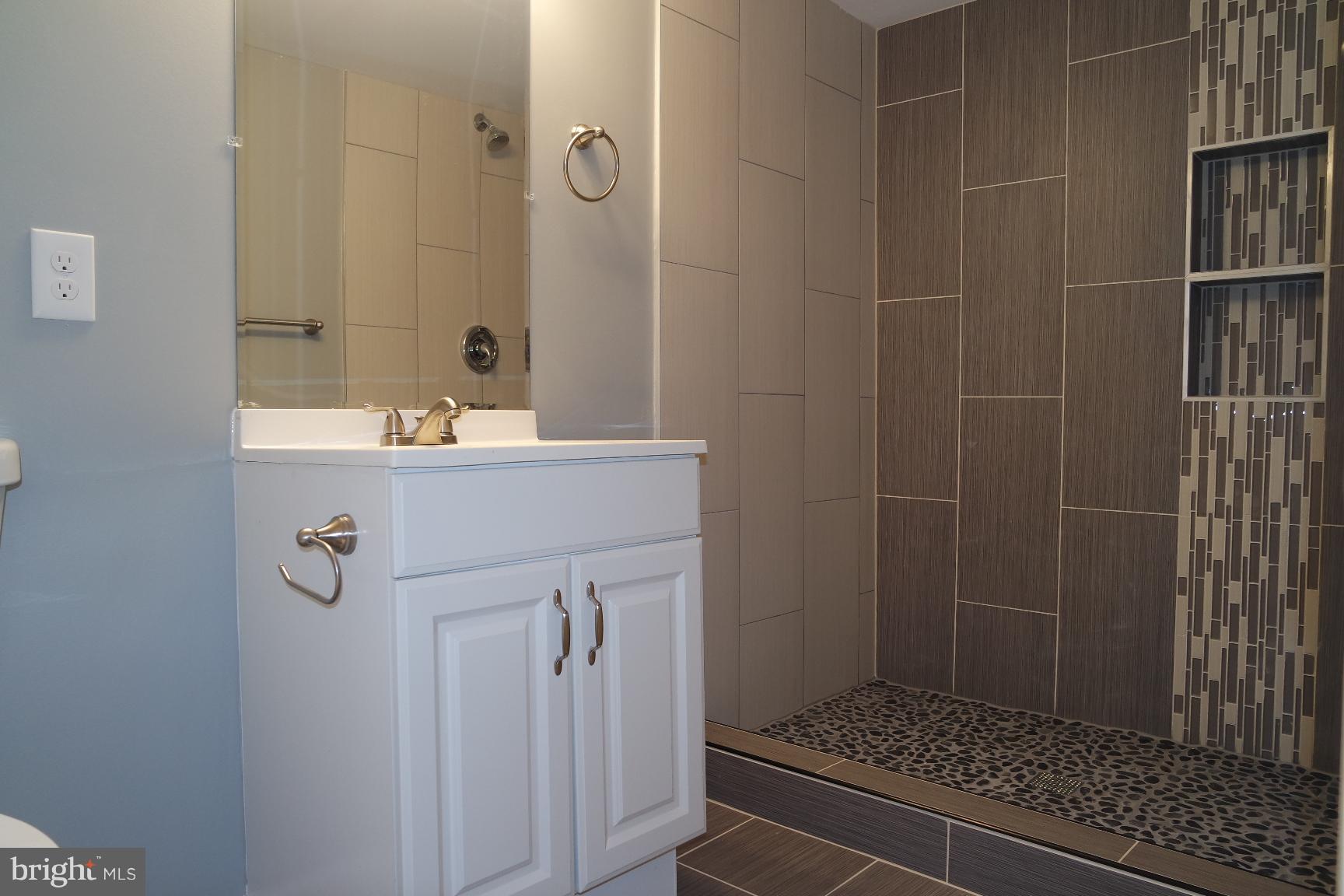 MORELAND GARDENS - Residential