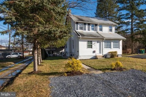 607 LAWN WEST LAWN PA 19609