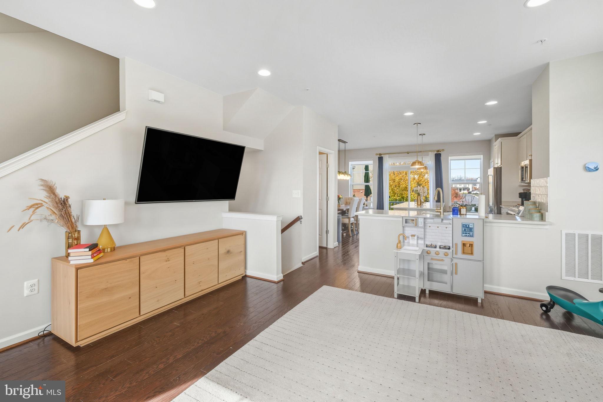 BRADFORD'S LANDING - Residential