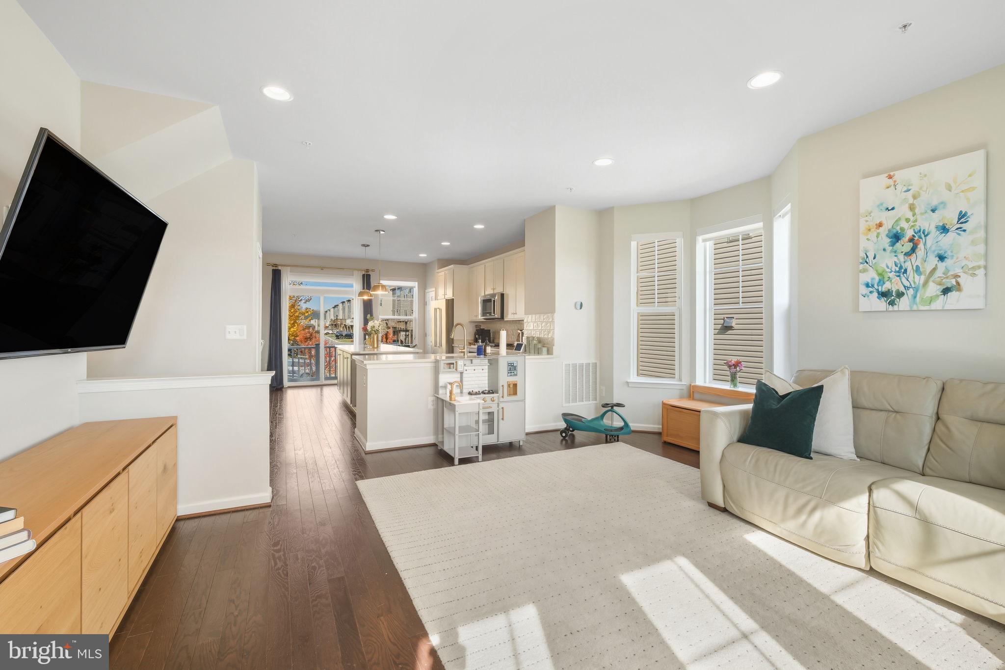 BRADFORD'S LANDING - Residential