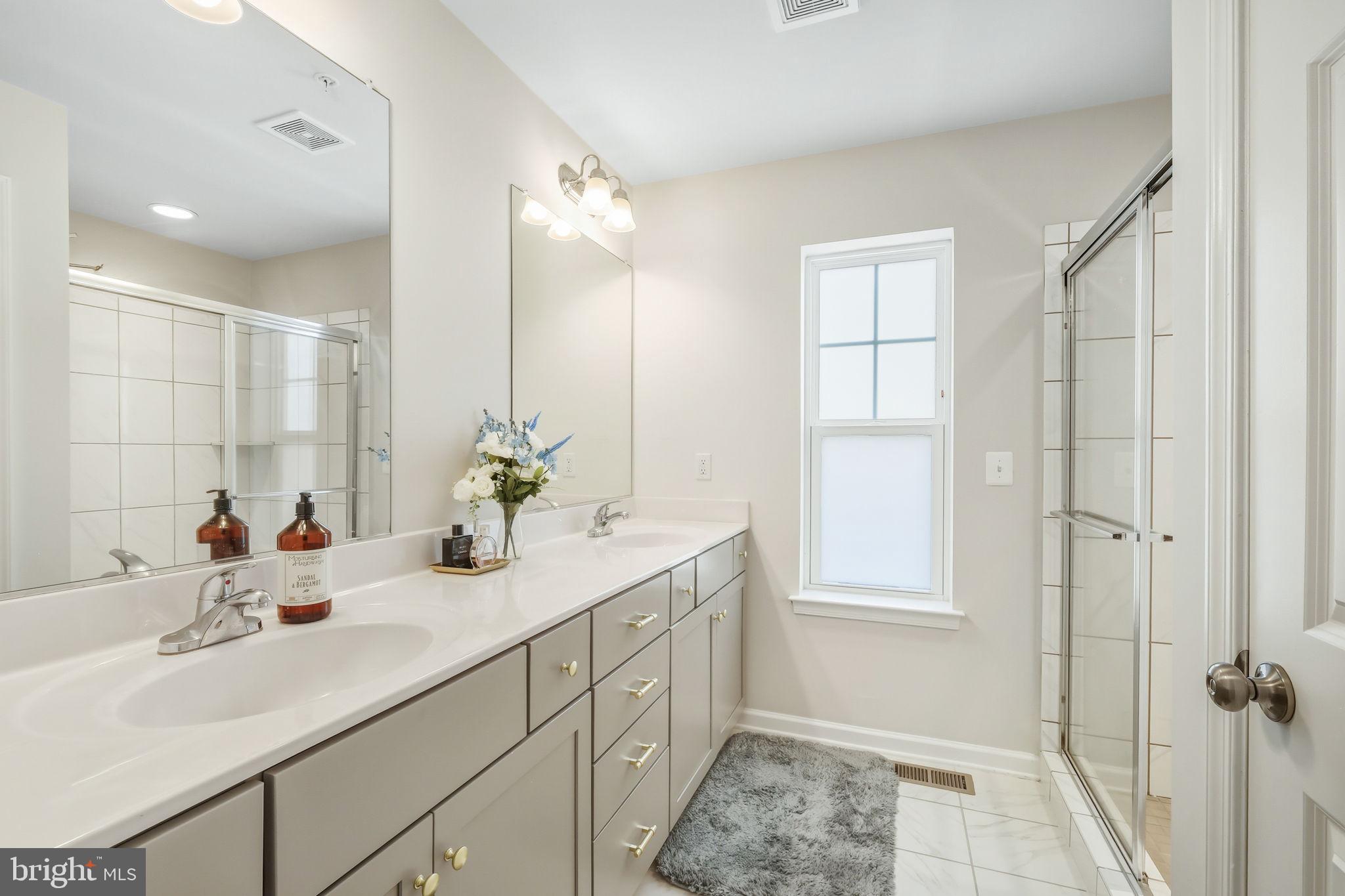 BRADFORD'S LANDING - Residential