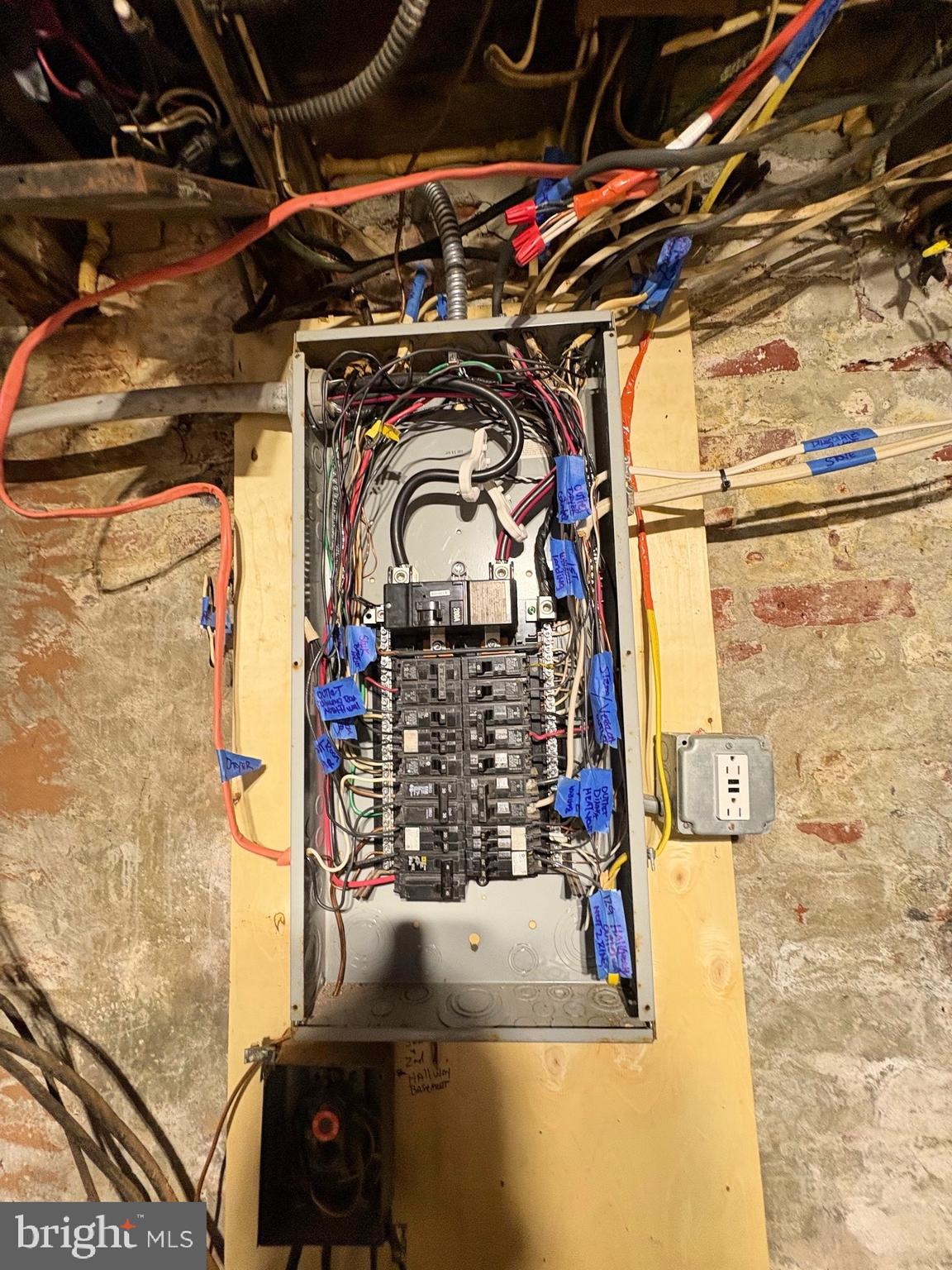 PHILADELPHIA (WEST) - Residential