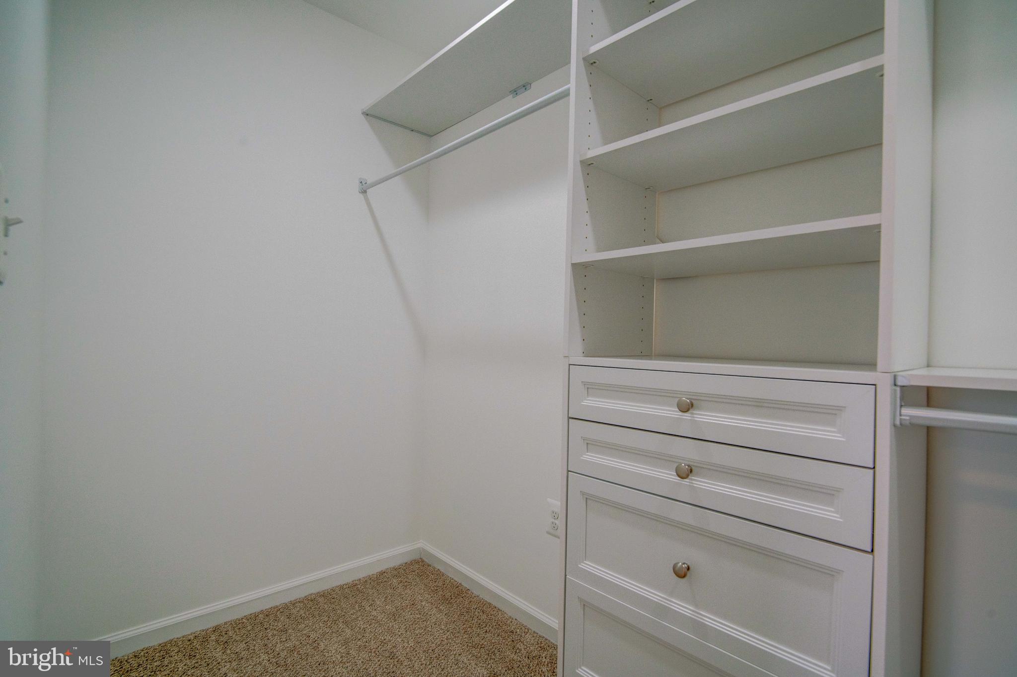 JENNI'S DAWN - Residential