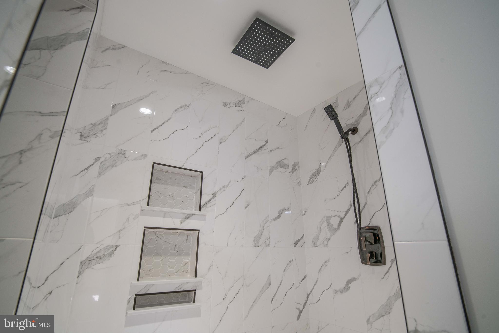 JENNI'S DAWN - Residential