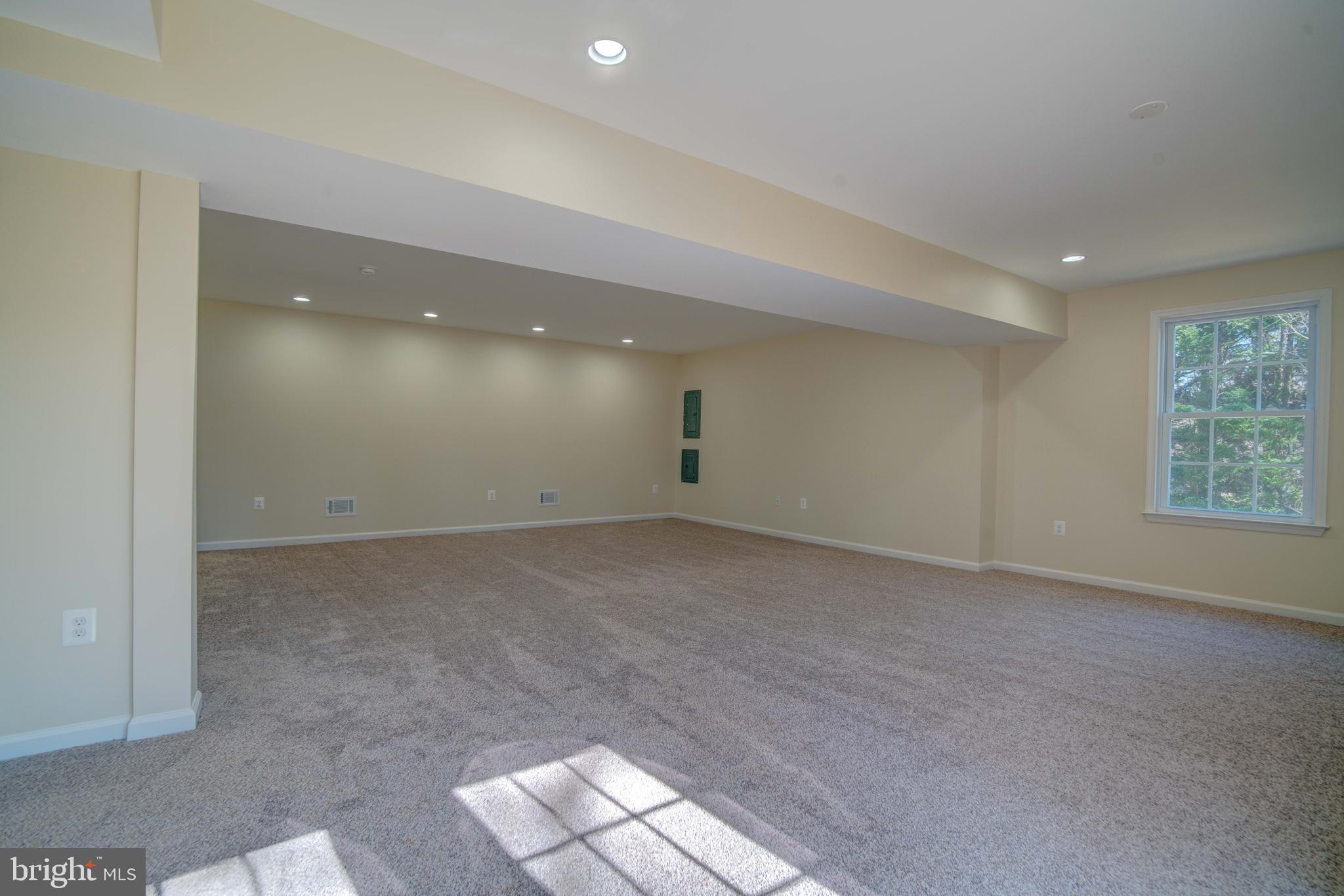 JENNI'S DAWN - Residential