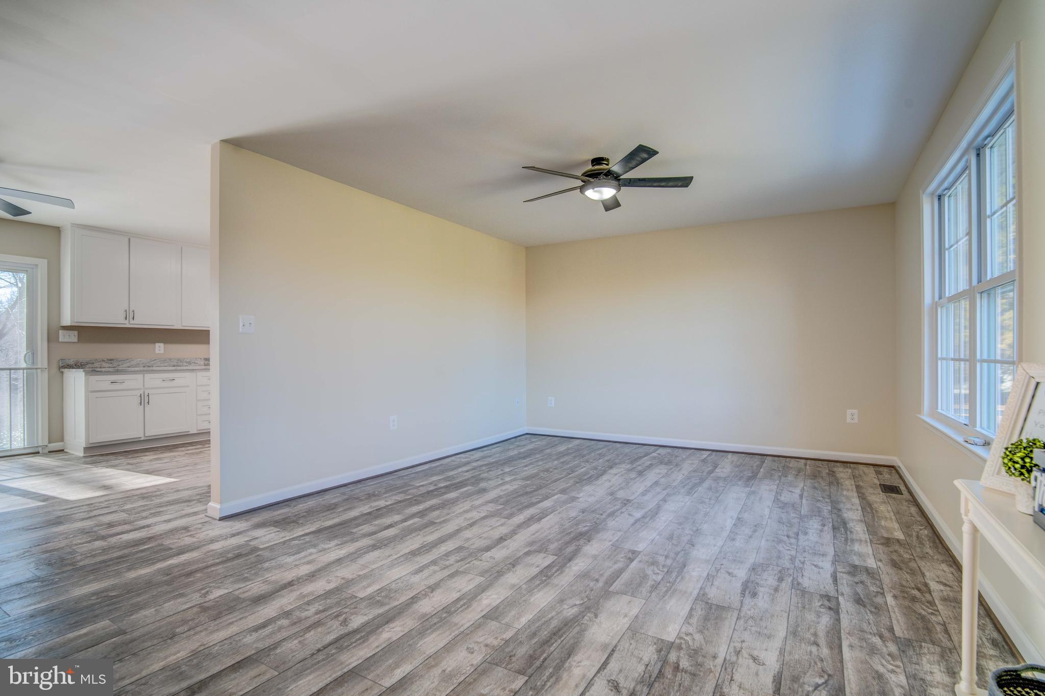 JENNI'S DAWN - Residential