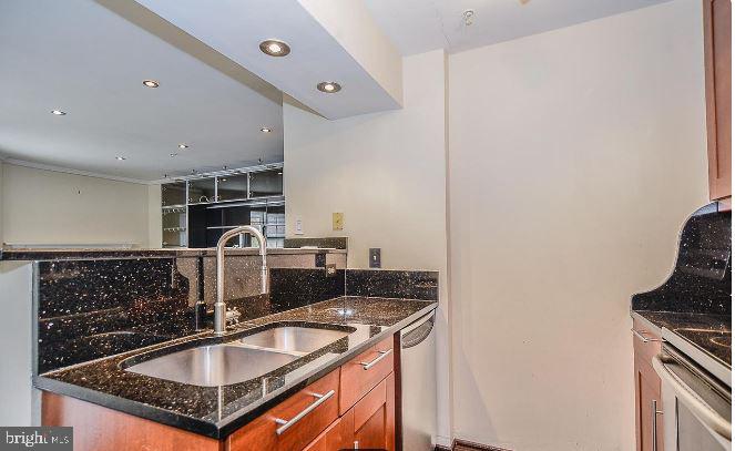 FOUNTAINS AT MCLEAN - Residential