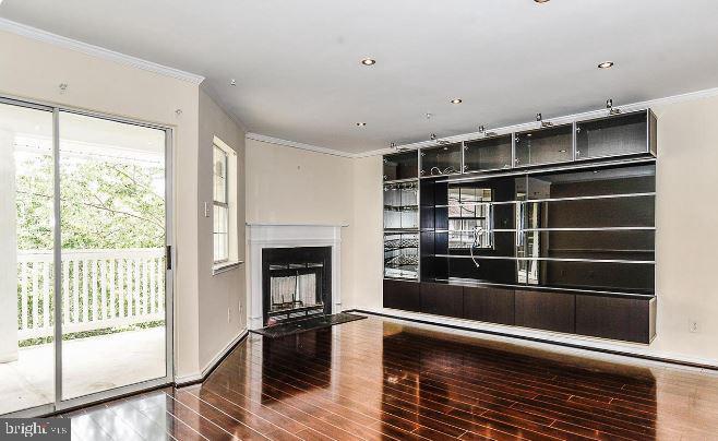 FOUNTAINS AT MCLEAN - Residential