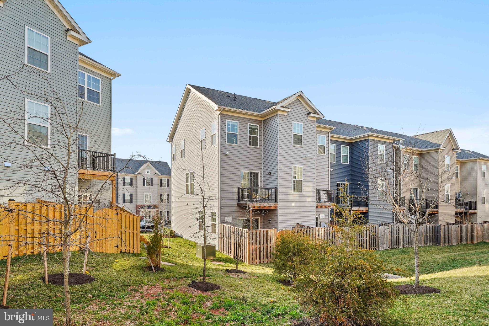 SIGNAL HILL - Residential