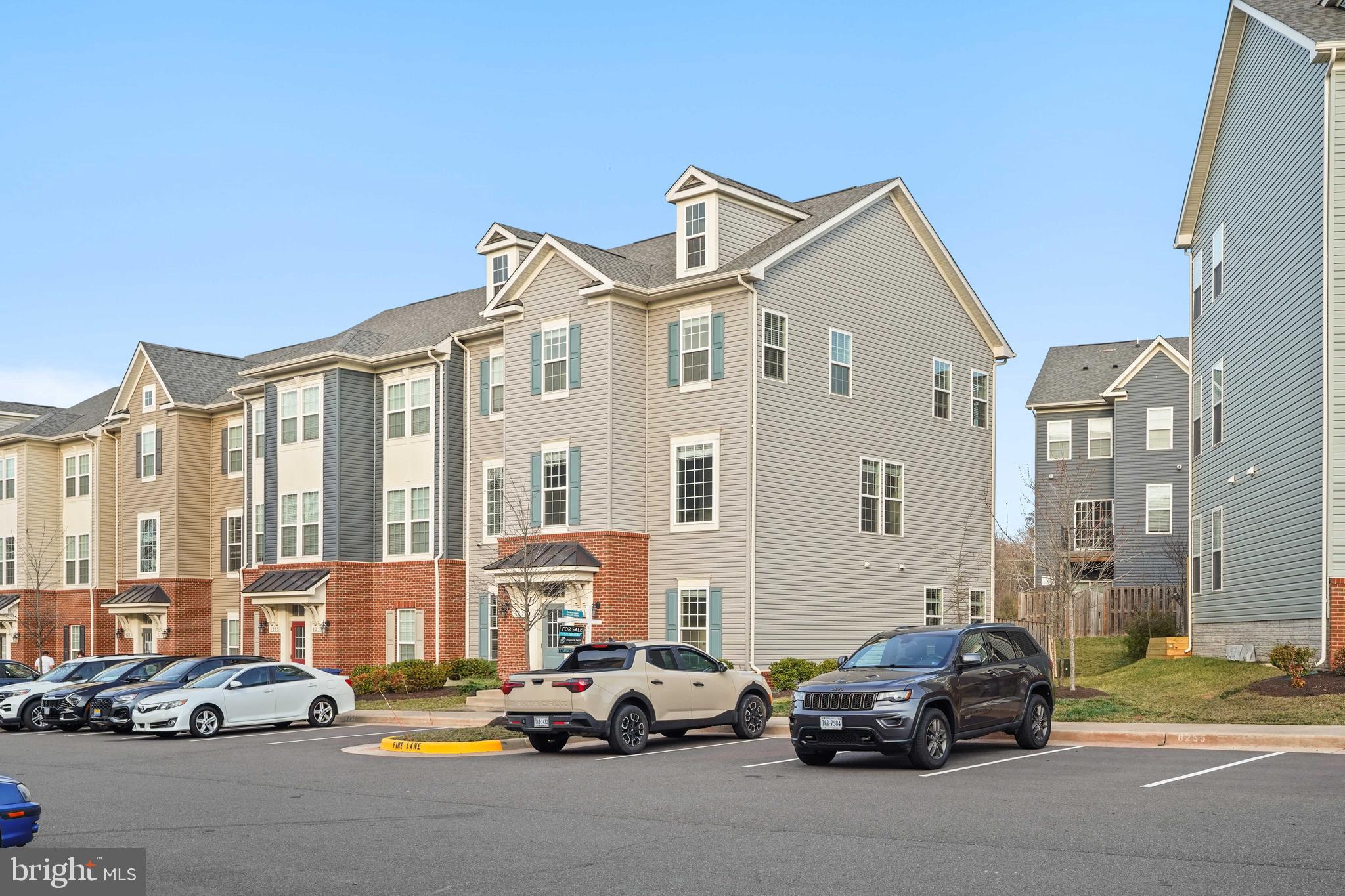 SIGNAL HILL - Residential