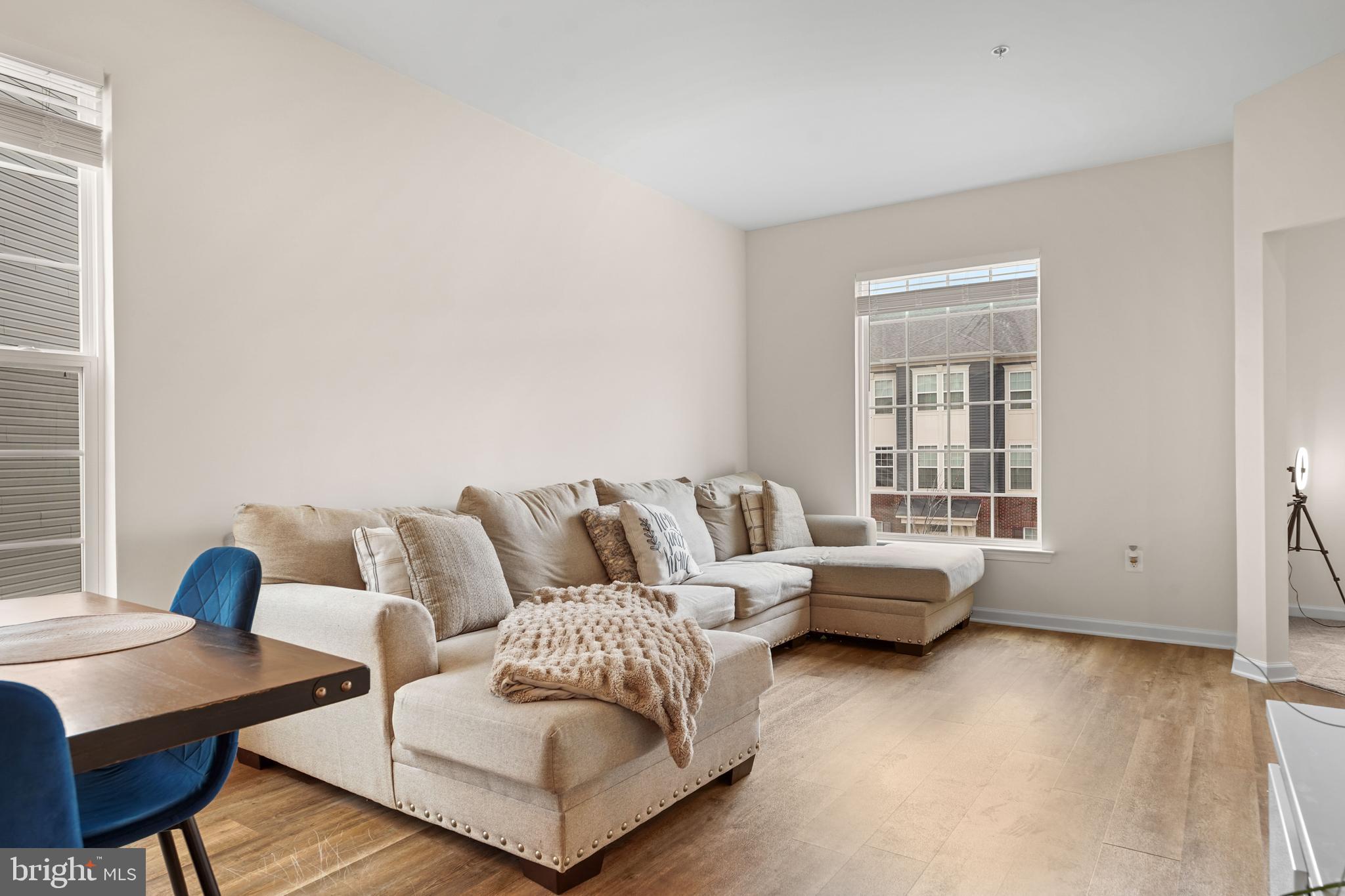 SIGNAL HILL - Residential