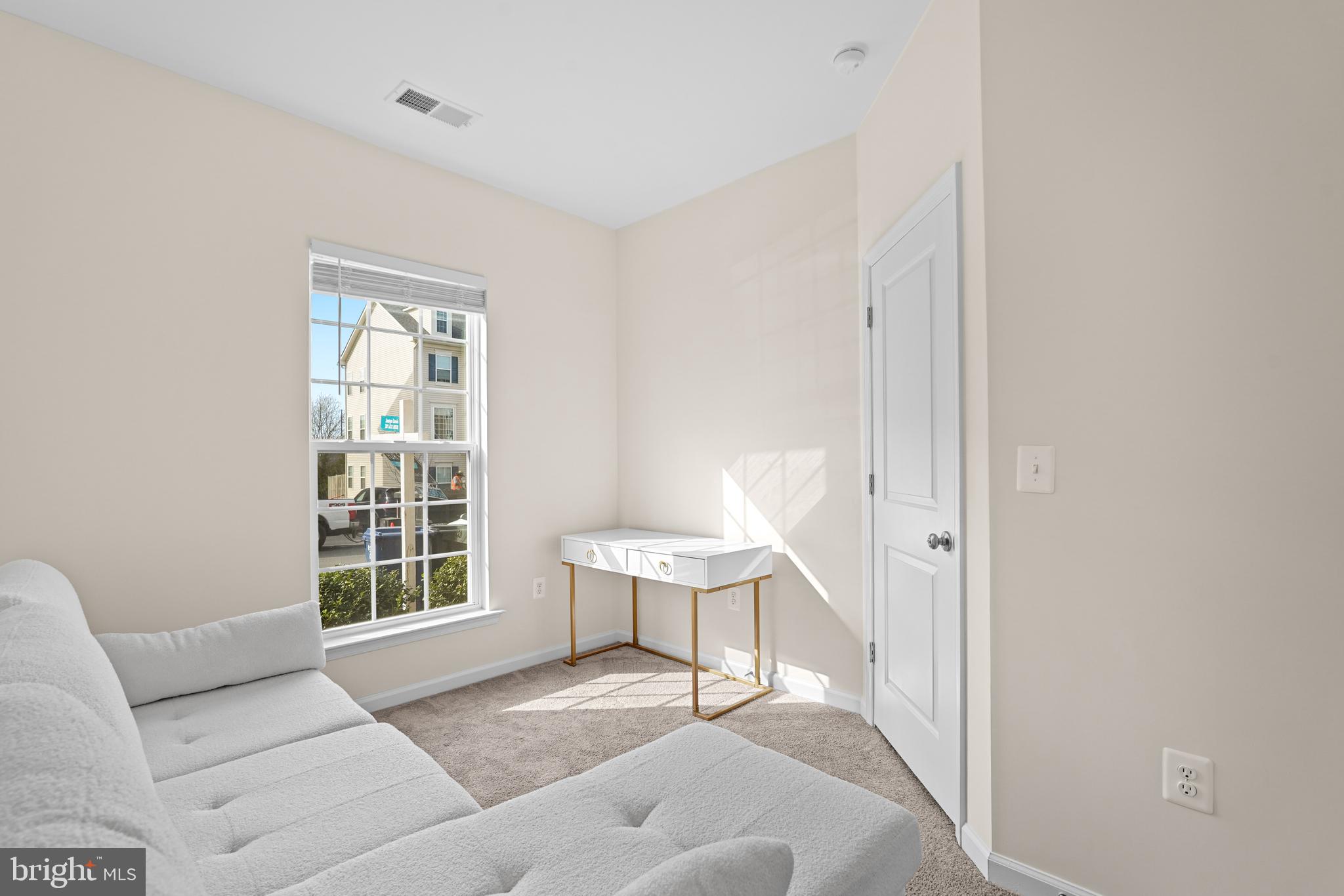 SIGNAL HILL - Residential