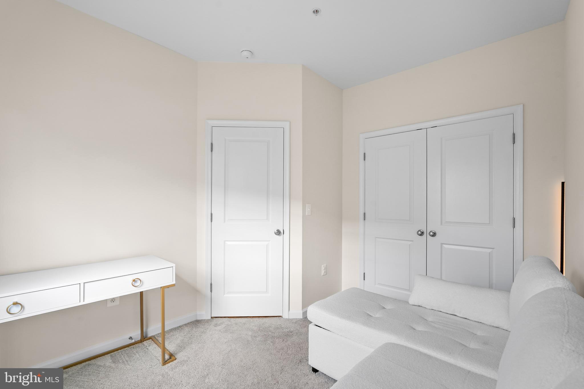 SIGNAL HILL - Residential