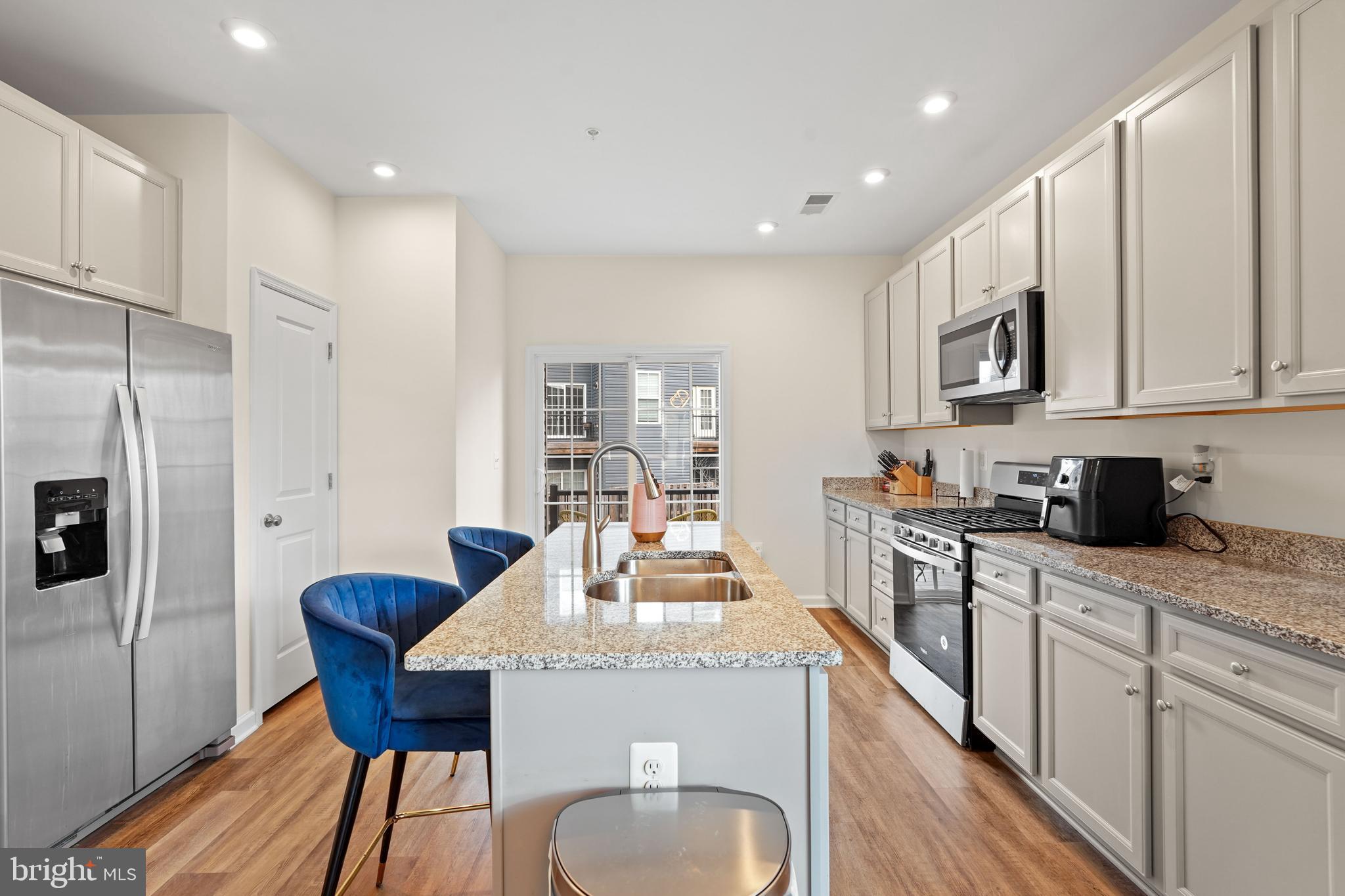 SIGNAL HILL - Residential