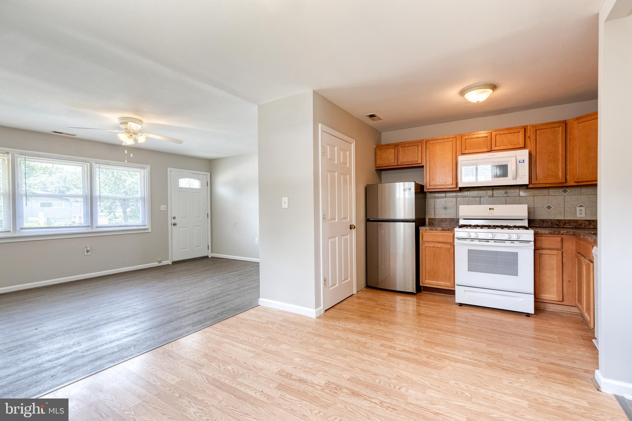 COUNTRY CLUB ESTATES - Residential Lease