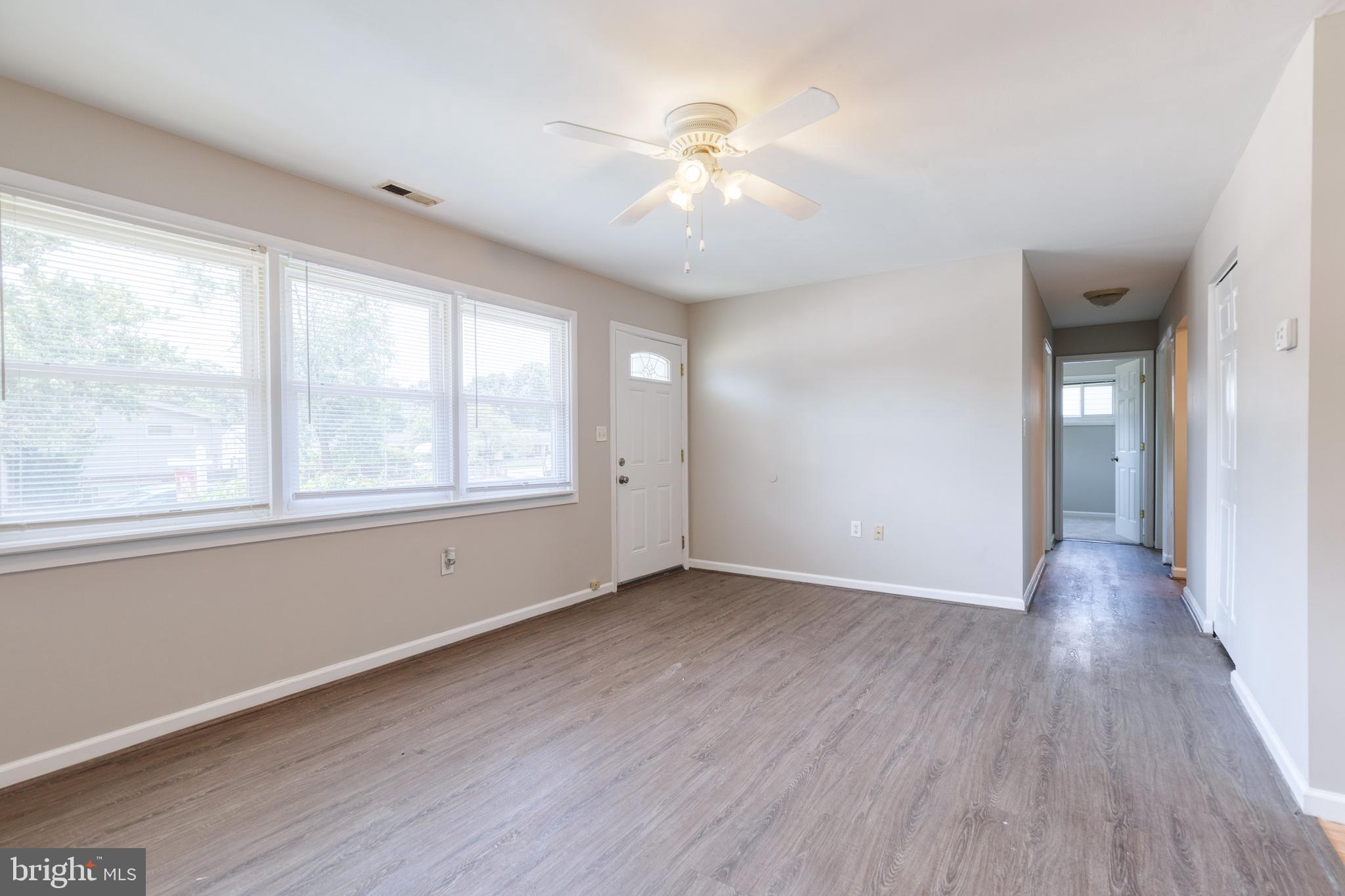 COUNTRY CLUB ESTATES - Residential Lease