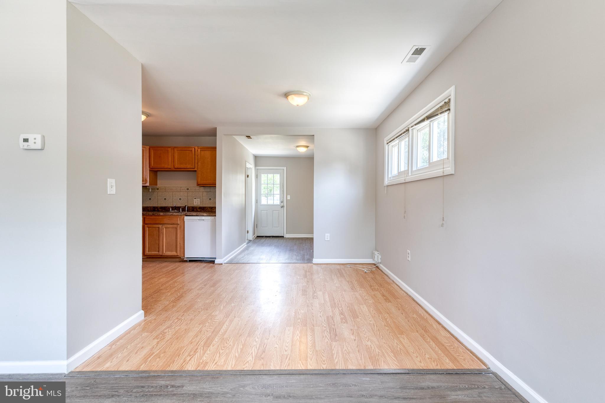 COUNTRY CLUB ESTATES - Residential Lease