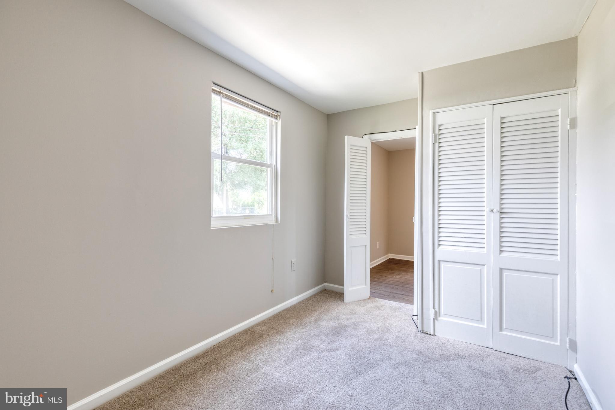 COUNTRY CLUB ESTATES - Residential Lease