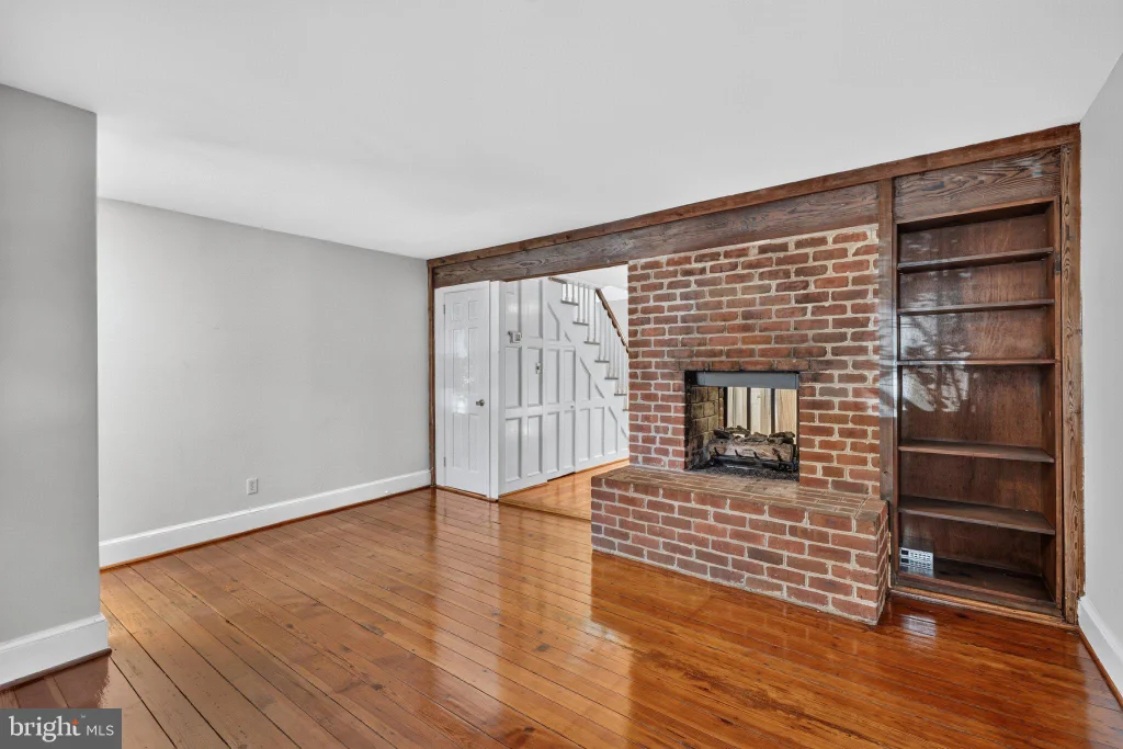 1225 E St SE, Washington, DC 20003 photo 4