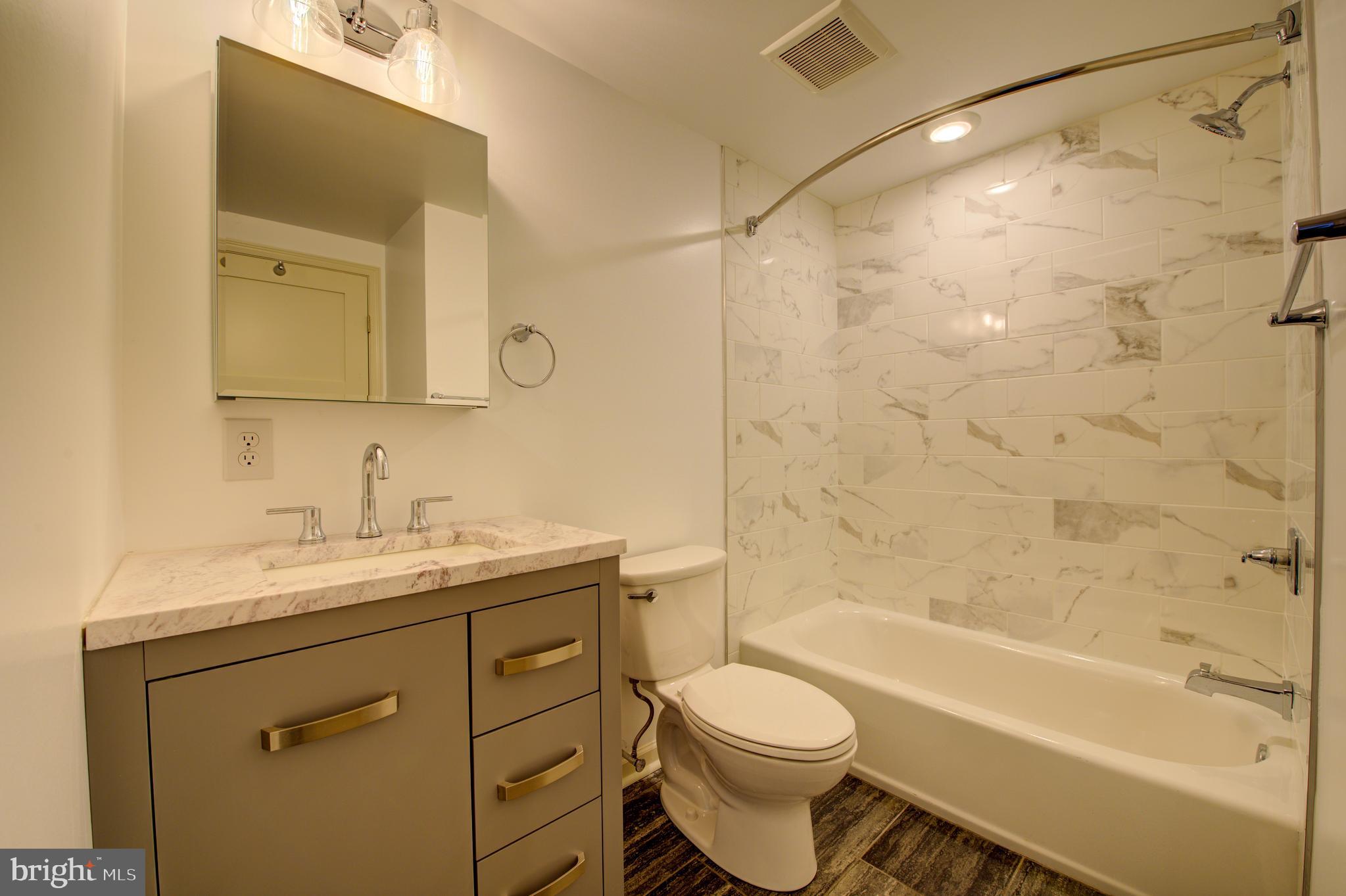 ROXBOROUGH - Residential Lease