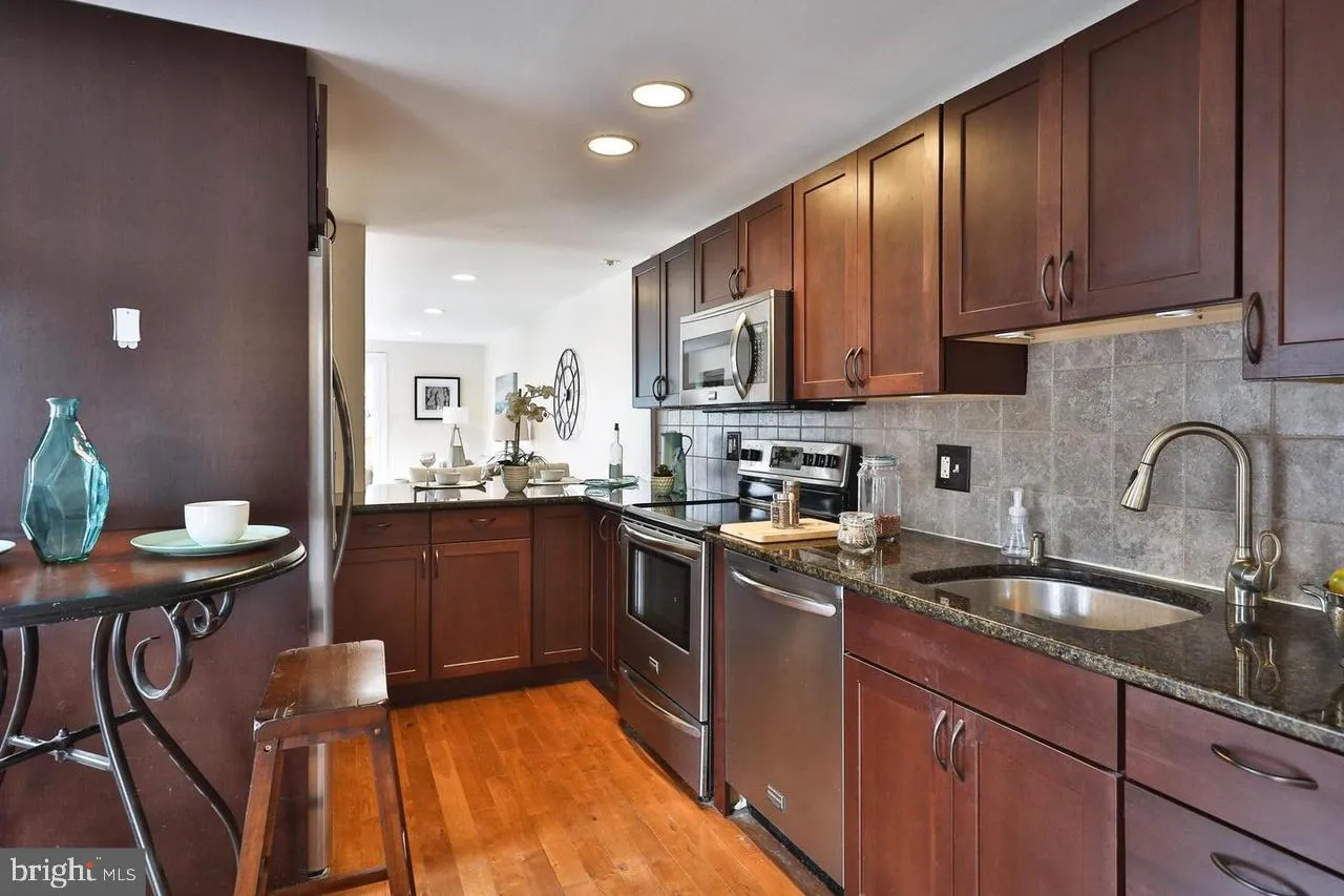 Philadelphia, Pennsylvania 19130, United States, 2 Bedrooms Bedrooms, ,1 BathroomBathrooms,Residential,Active,134742