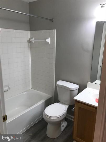 PINEY ORCHARD - Residential Lease