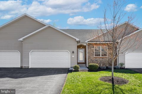 Photo of 216 Rosewood Cv, BELLEFONTE, PA 16823 (MLS # PACE2518452)